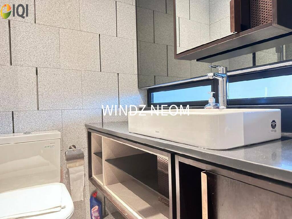 Scarletz Suites image