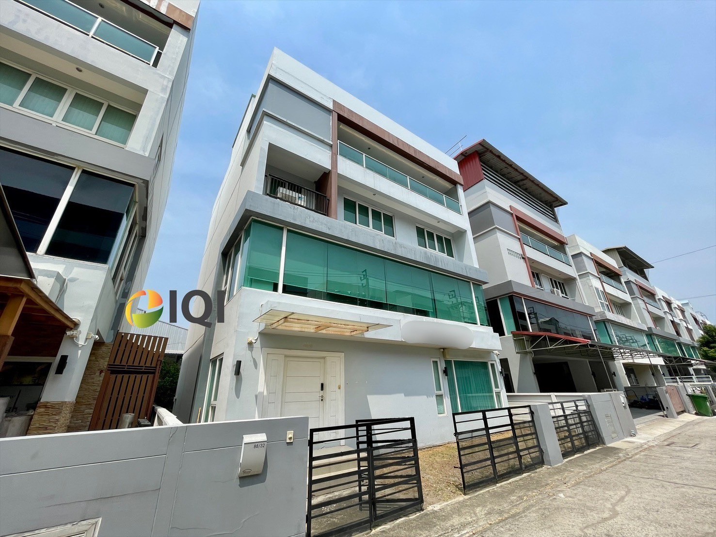 Selling Detached House Terminal Suvarnabhumi project (project on King Kaew Road, near the airport) image