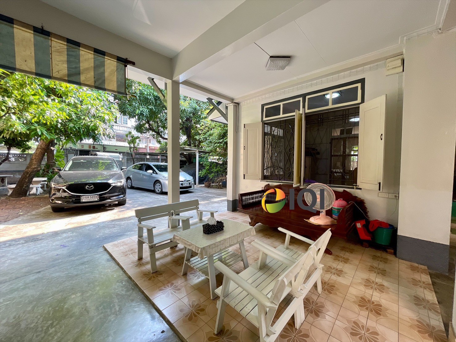 Land for sale wit building at Charoen Nakhon 78 image