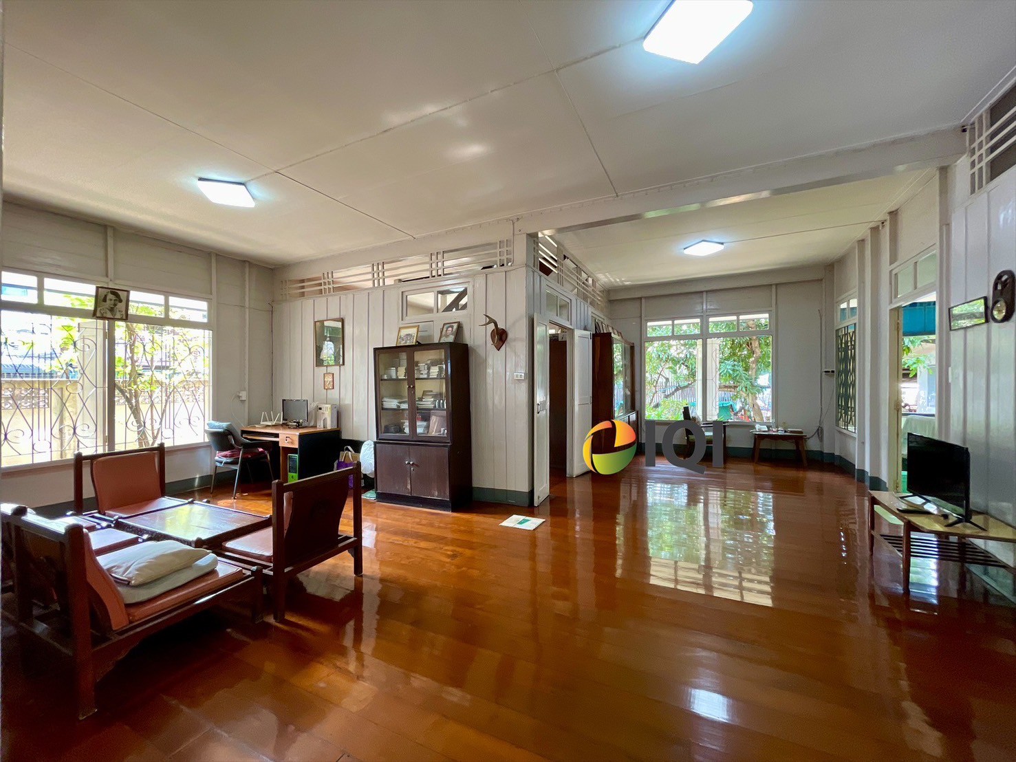 Land for sale wit building at Charoen Nakhon 78 image