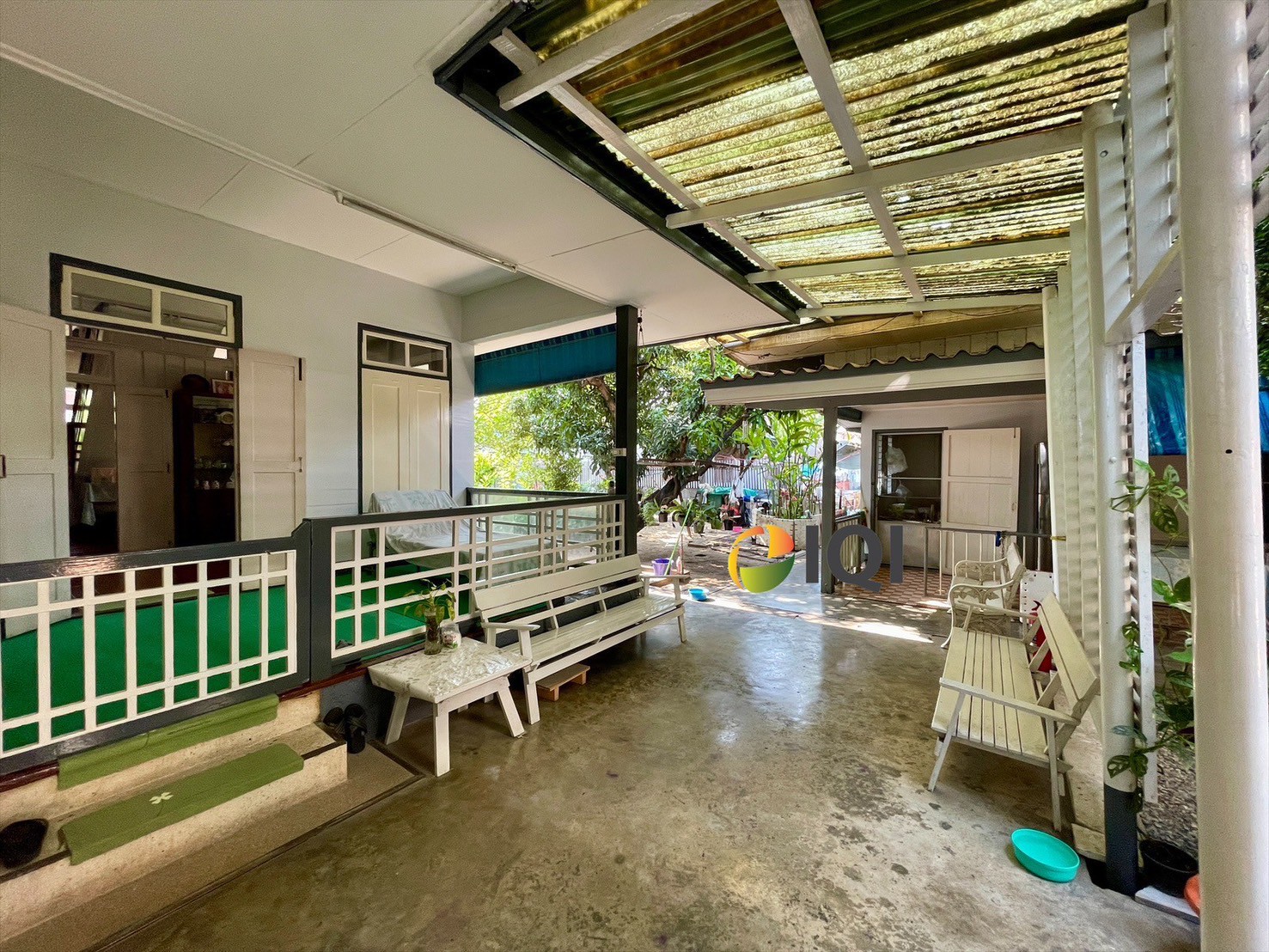 Land for sale wit building at Charoen Nakhon 78 image