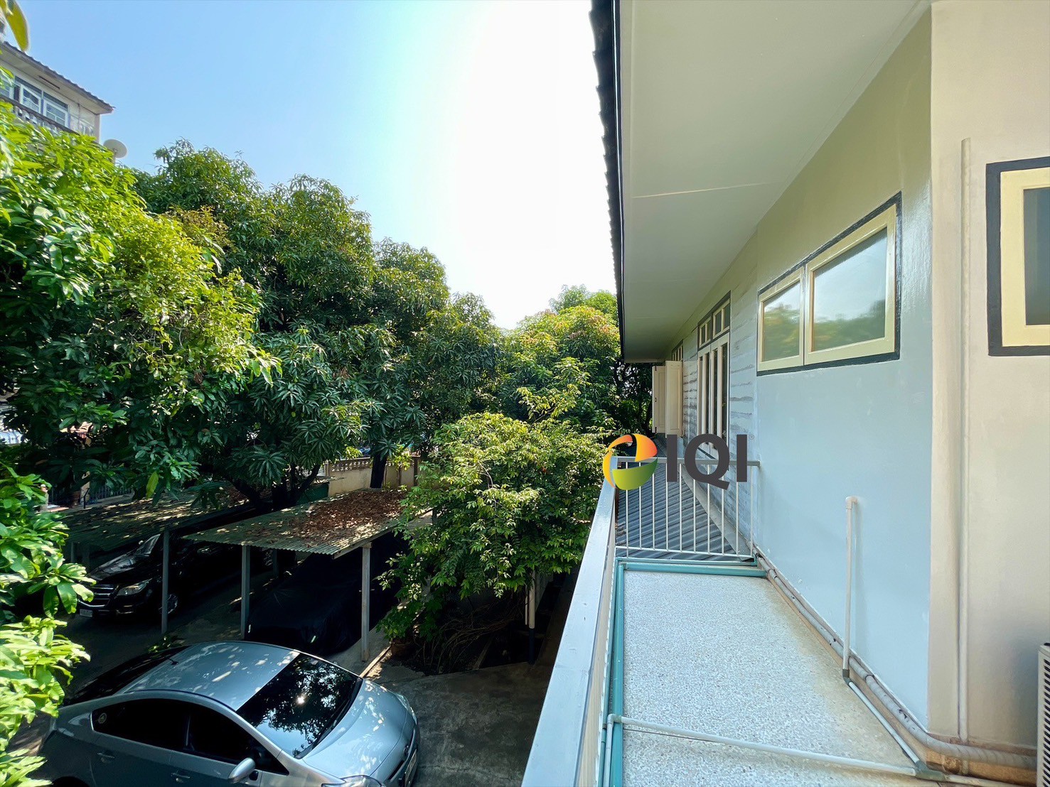 Land for sale wit building at Charoen Nakhon 78 image