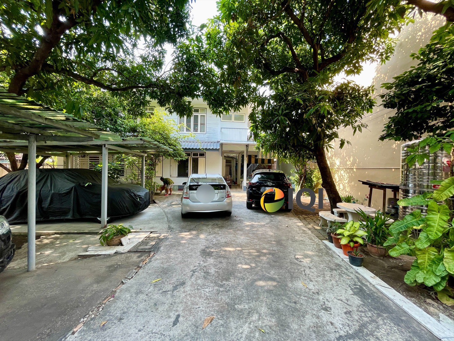 Land for sale wit building at Charoen Nakhon 78 image