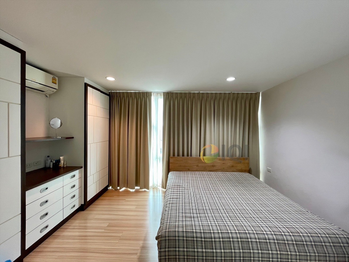 For sale Home office, 4 floors (3 floors + mezzanine), Soi Sukhumvit 101/1, Wachiratham Sathit Road 51 image