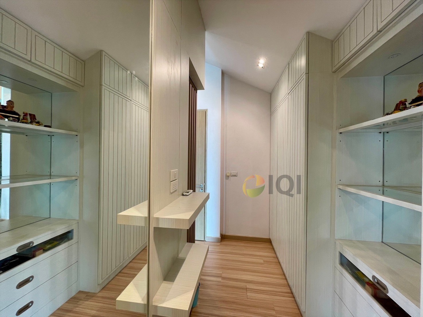 For sale Home office, 4 floors (3 floors + mezzanine), Soi Sukhumvit 101/1, Wachiratham Sathit Road 51 image