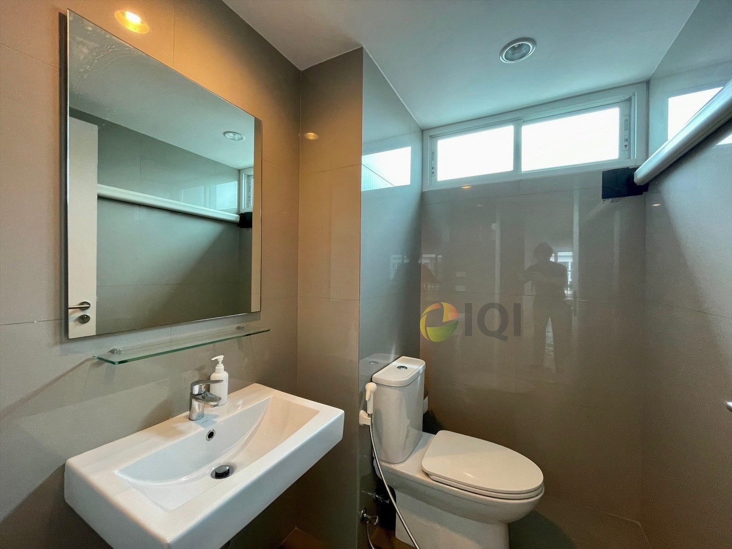 For sale Home office, 4 floors (3 floors + mezzanine), Soi Sukhumvit 101/1, Wachiratham Sathit Road 51 image