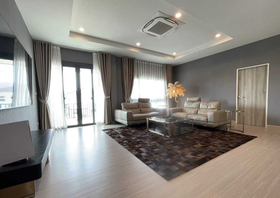 Beautiful Family Home in Supalai Palm Spring image