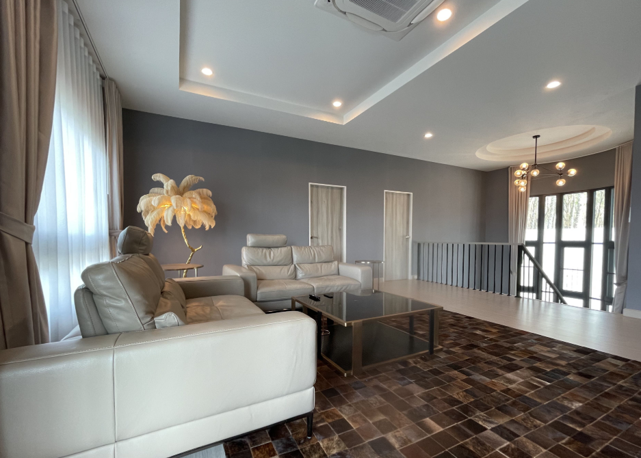 Beautiful Family Home in Supalai Palm Spring image