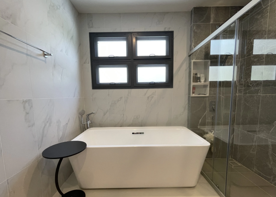 Beautiful Family Home in Supalai Palm Spring image