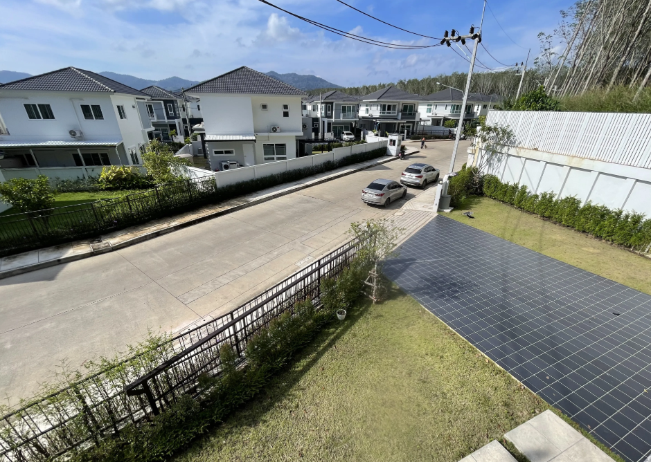 Beautiful Family Home in Supalai Palm Spring image