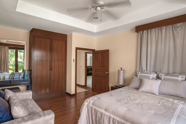 A Rare Lakefront Gem in Laguna – Prime Investment, Premium Living image