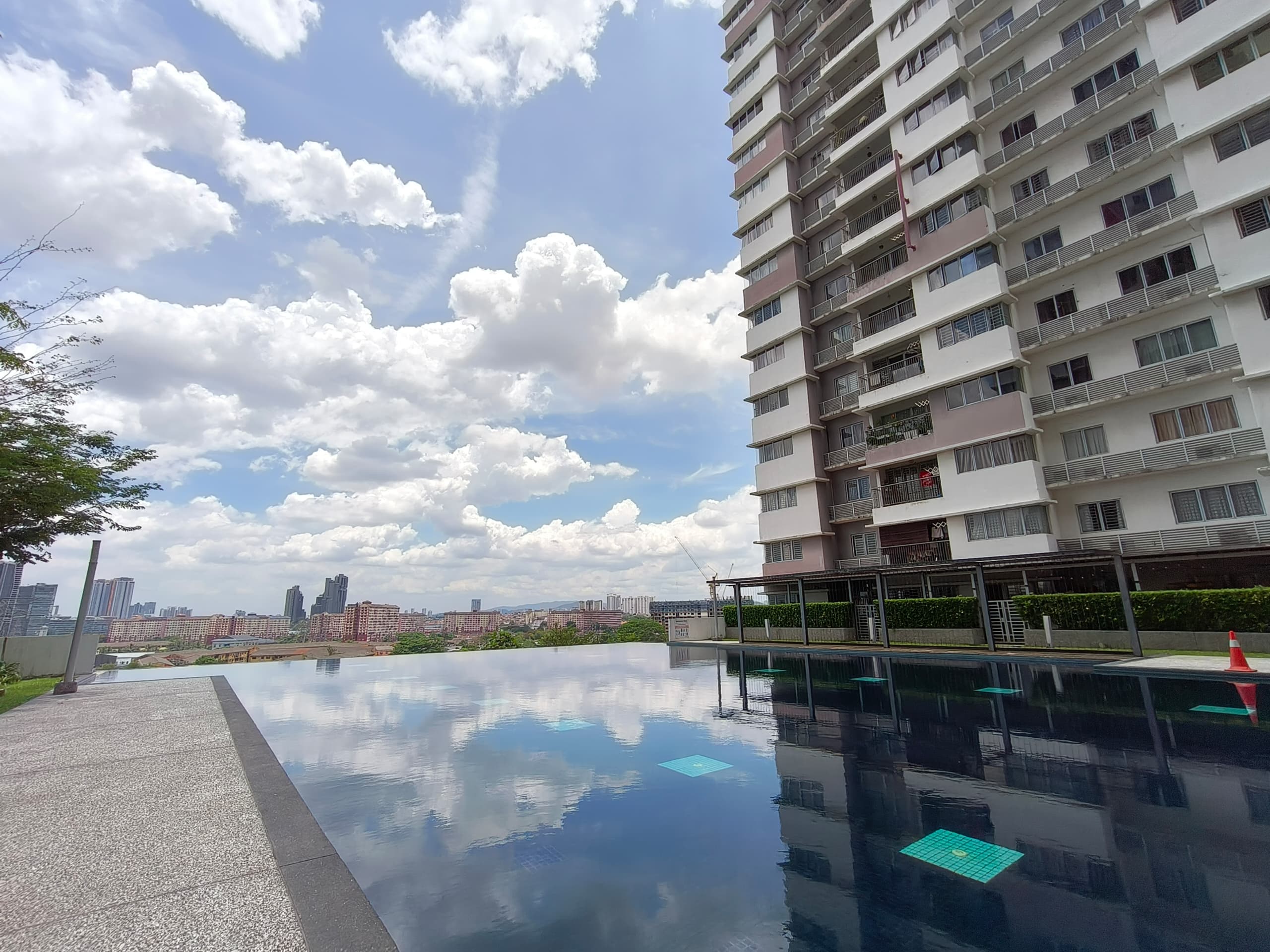 Koi Kinrara Suites image