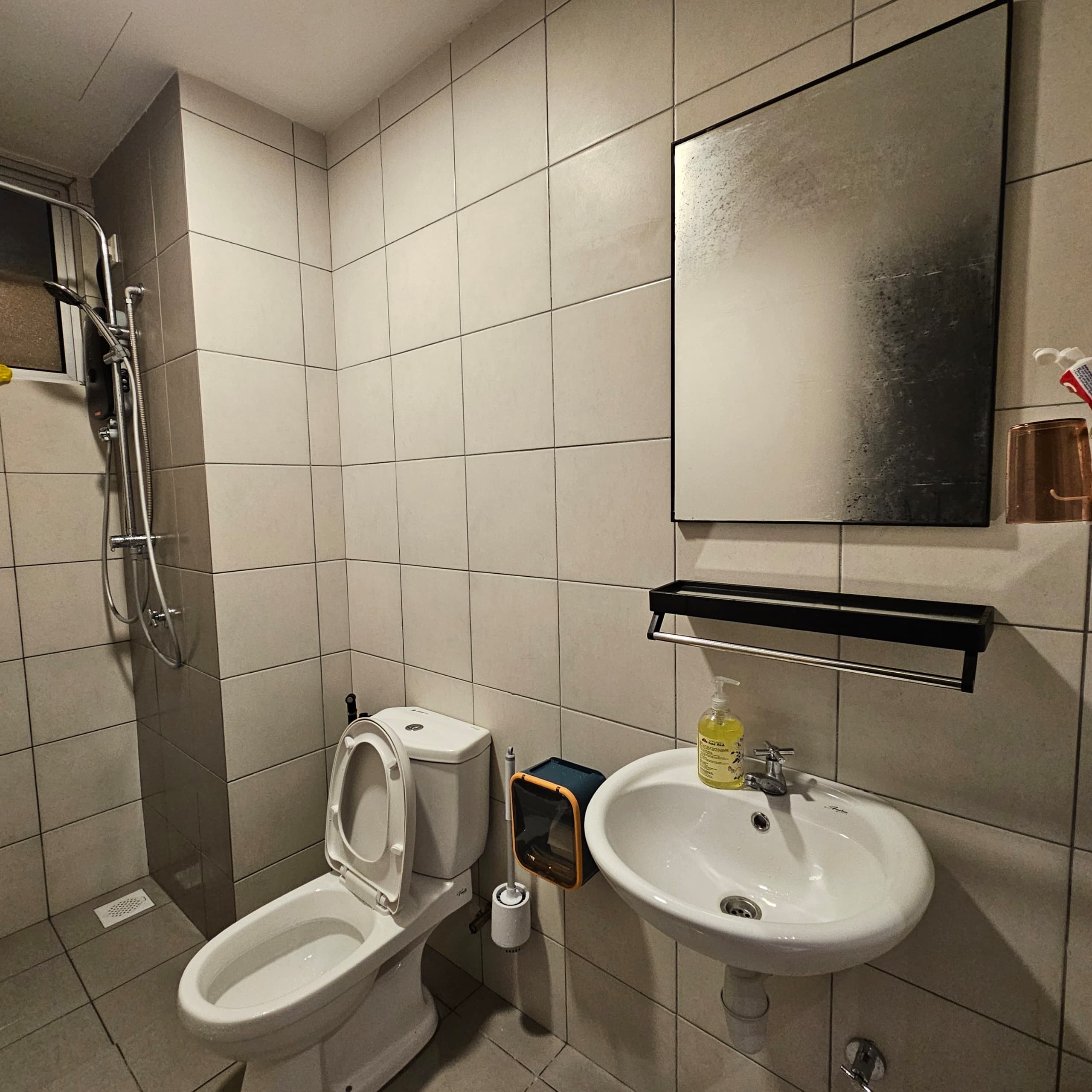 Vista Danau Kota Residensi Wilayah image