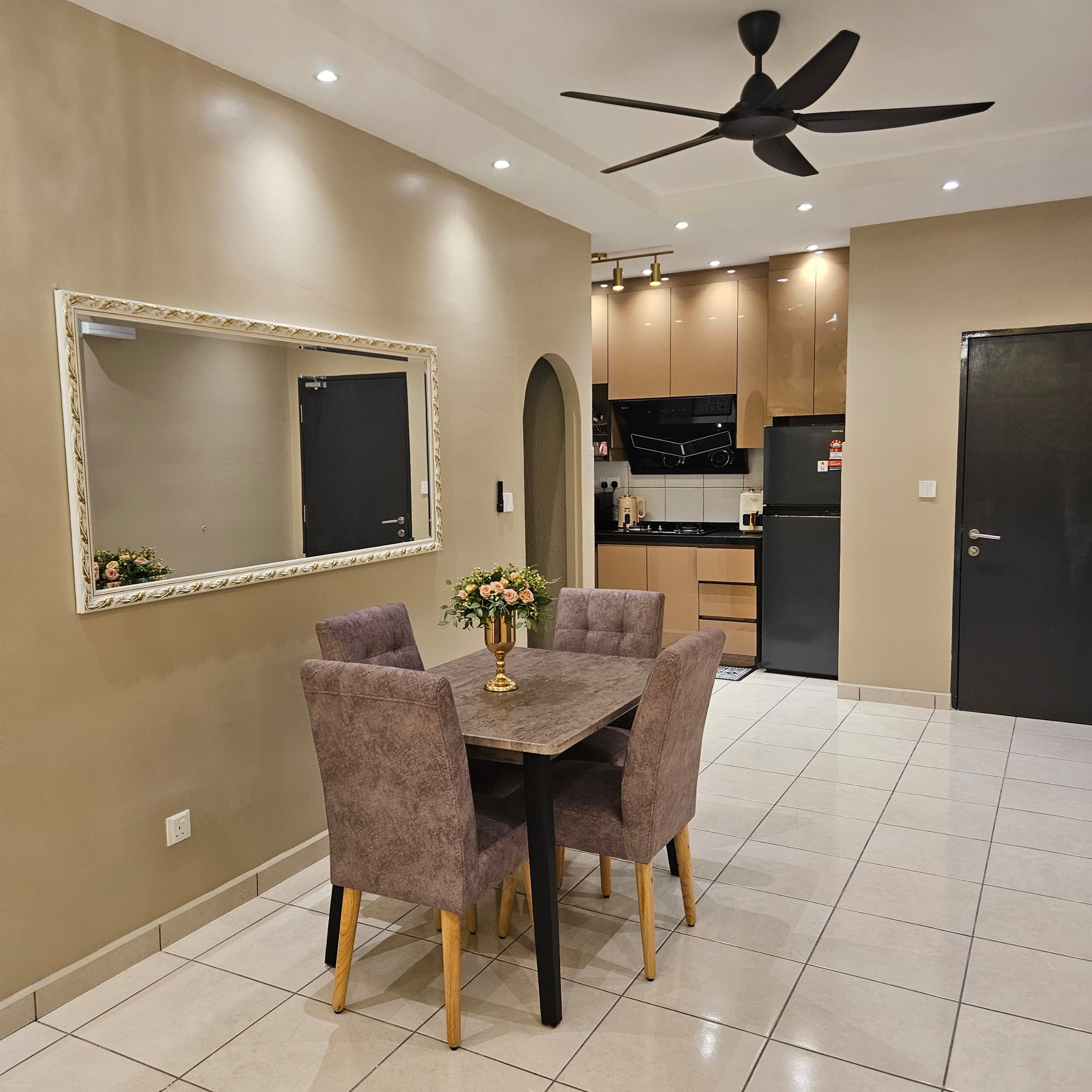 Vista Danau Kota Residensi Wilayah image