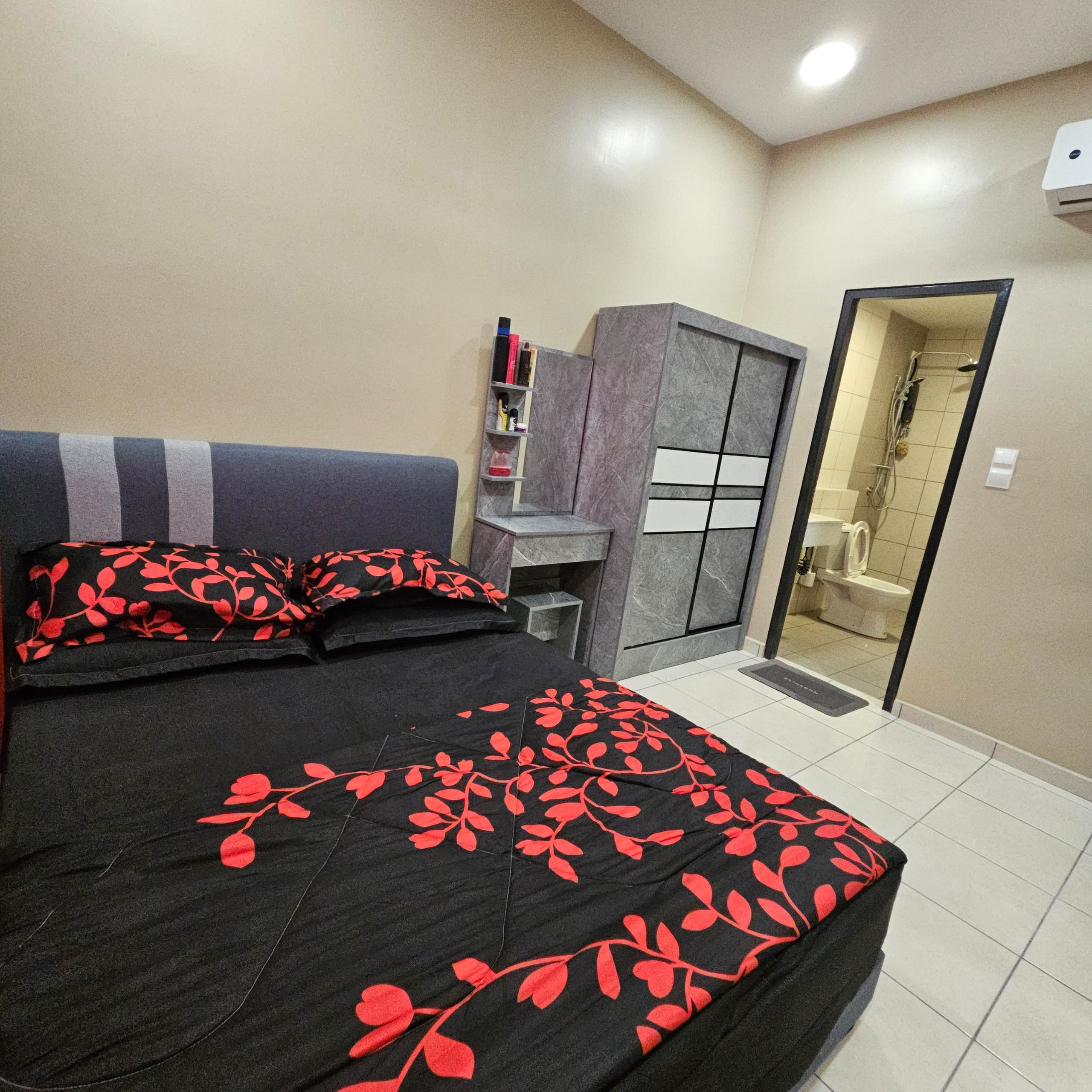 Vista Danau Kota Residensi Wilayah image