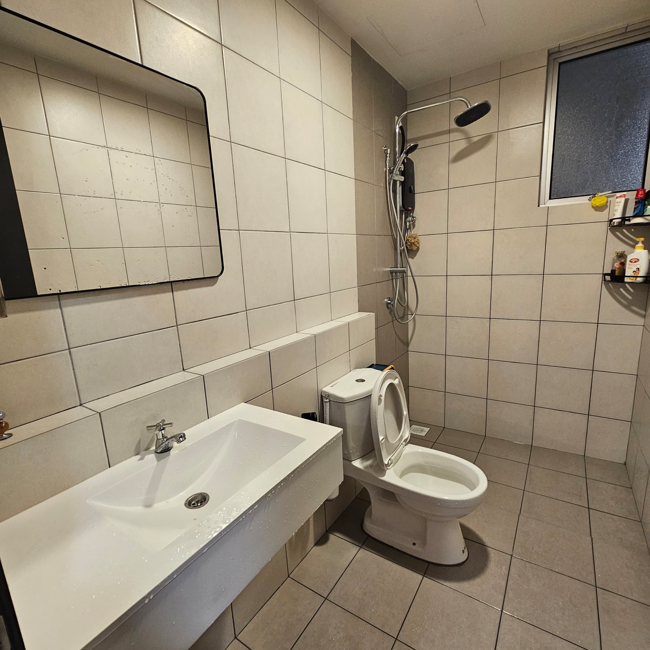 Vista Danau Kota Residensi Wilayah image