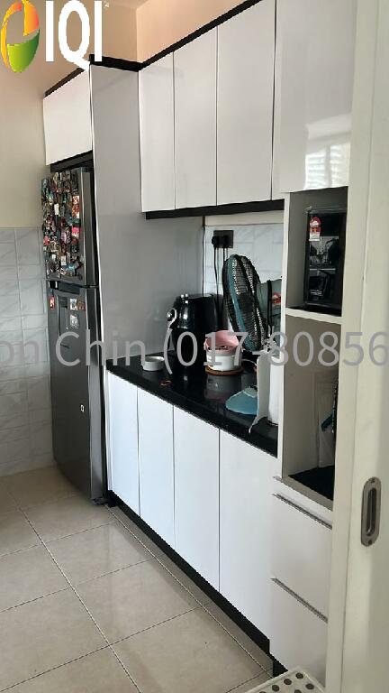 Riana Green East image