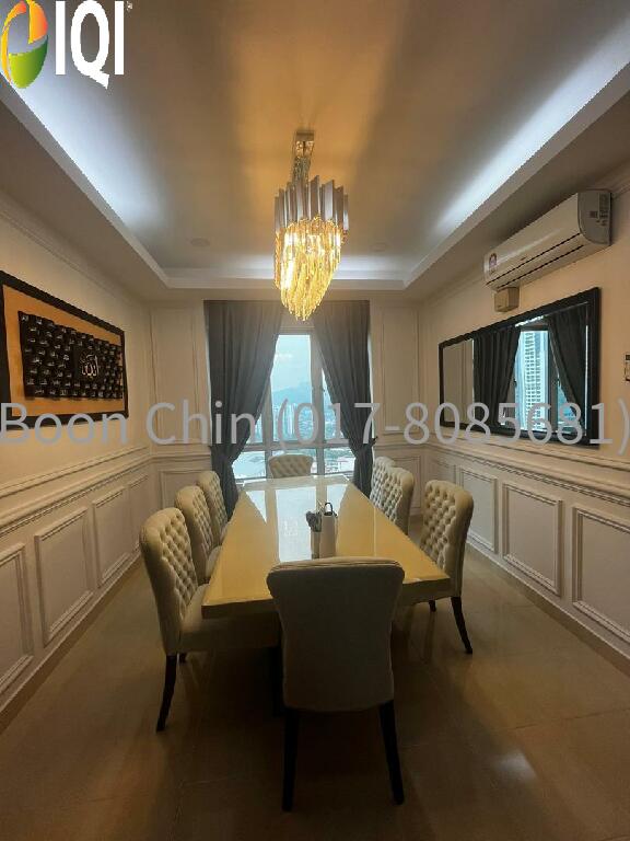 Riana Green East image