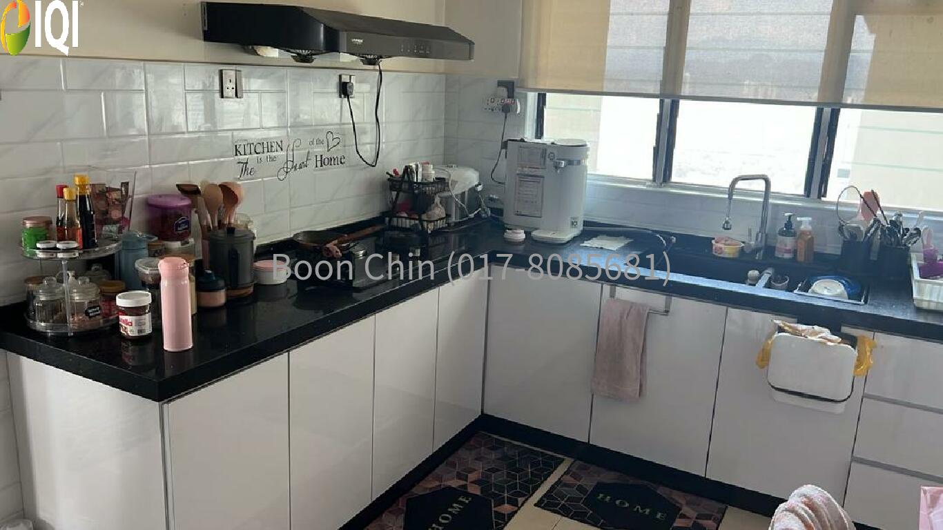 Riana Green East image