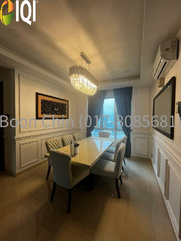 Riana Green East image