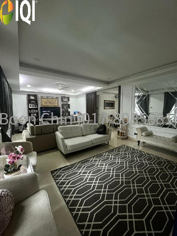 Riana Green East image