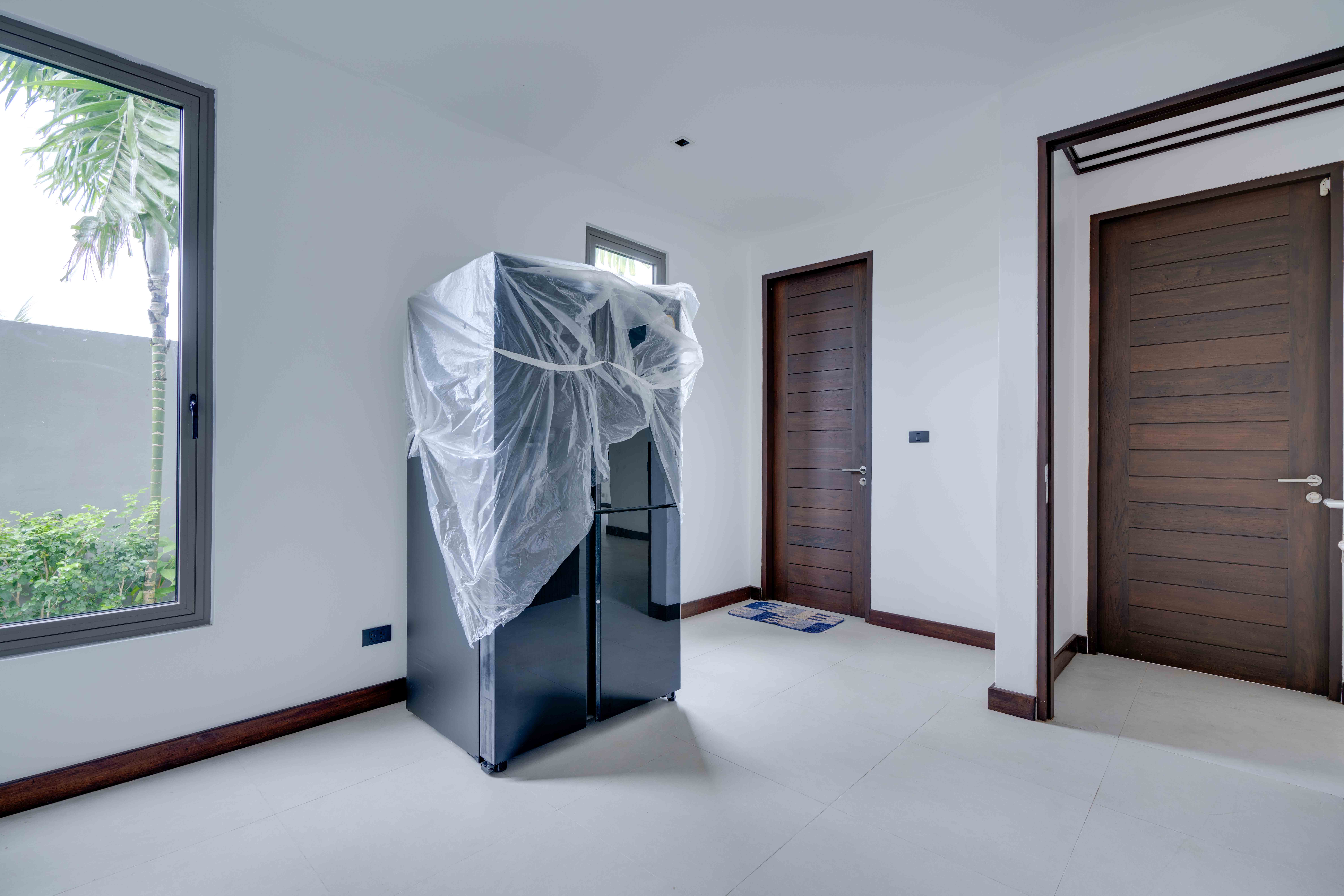 Spacious 5-Bedroom Villa with Expansive Land Plot and Private Pool image