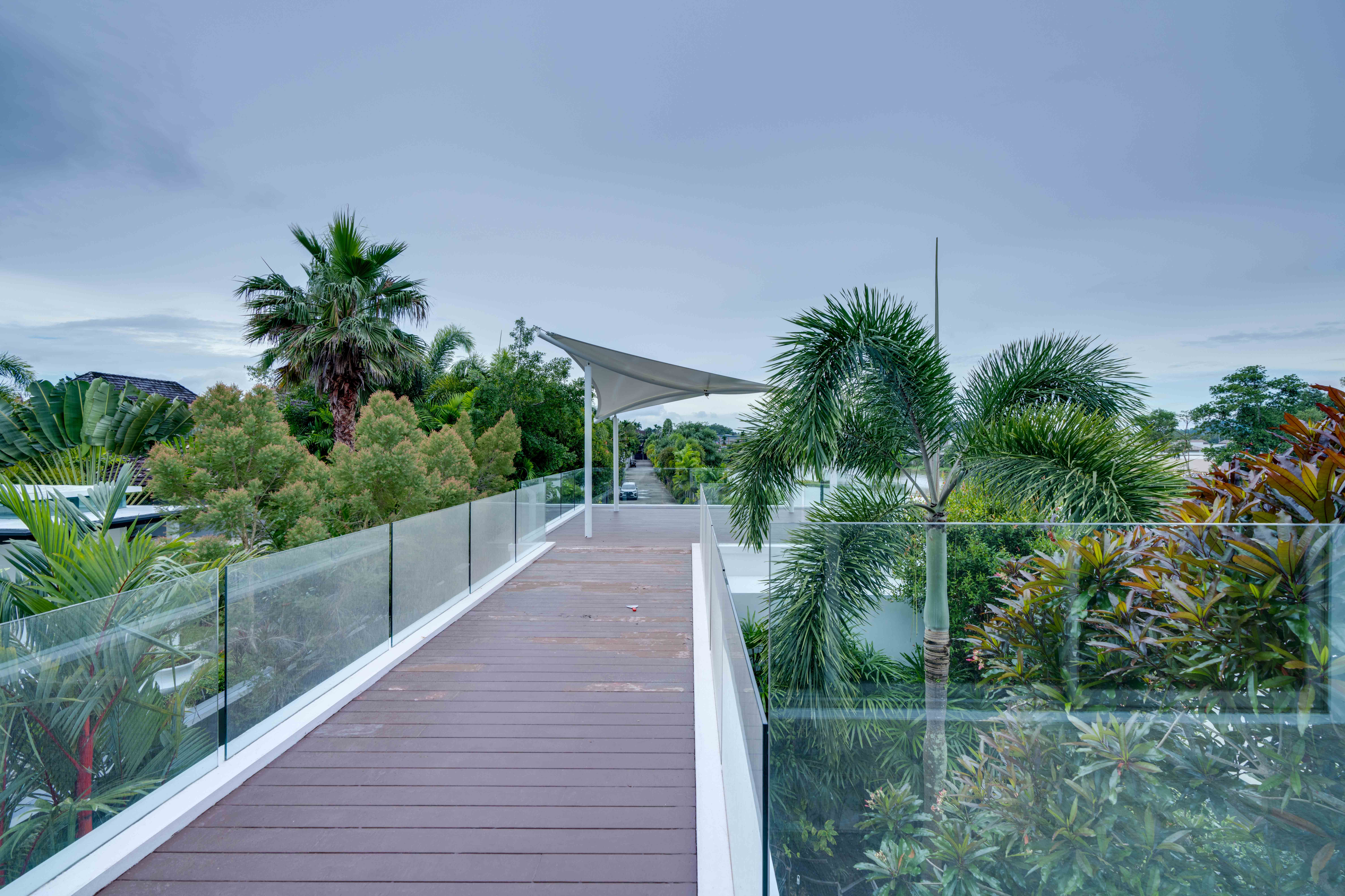 Spacious 5-Bedroom Villa with Expansive Land Plot and Private Pool image