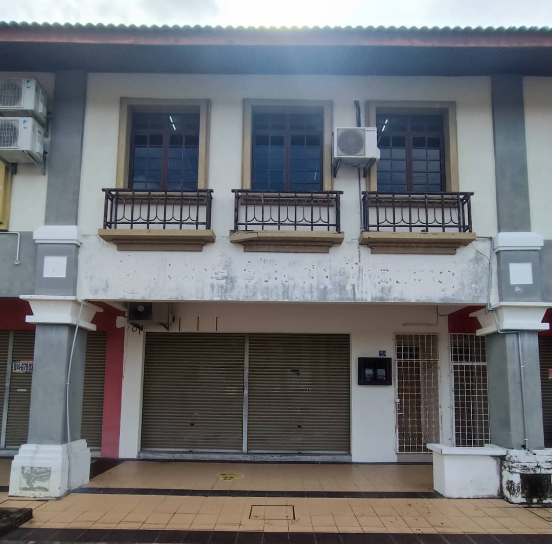 Below Market Value Taman Lagenda River View 2 Storey Shop for Sale  image