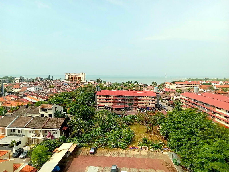 Straits Court Condominium Pasir Emas image