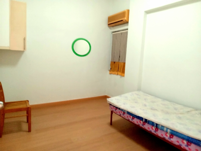 Straits Court Condominium Pasir Emas image