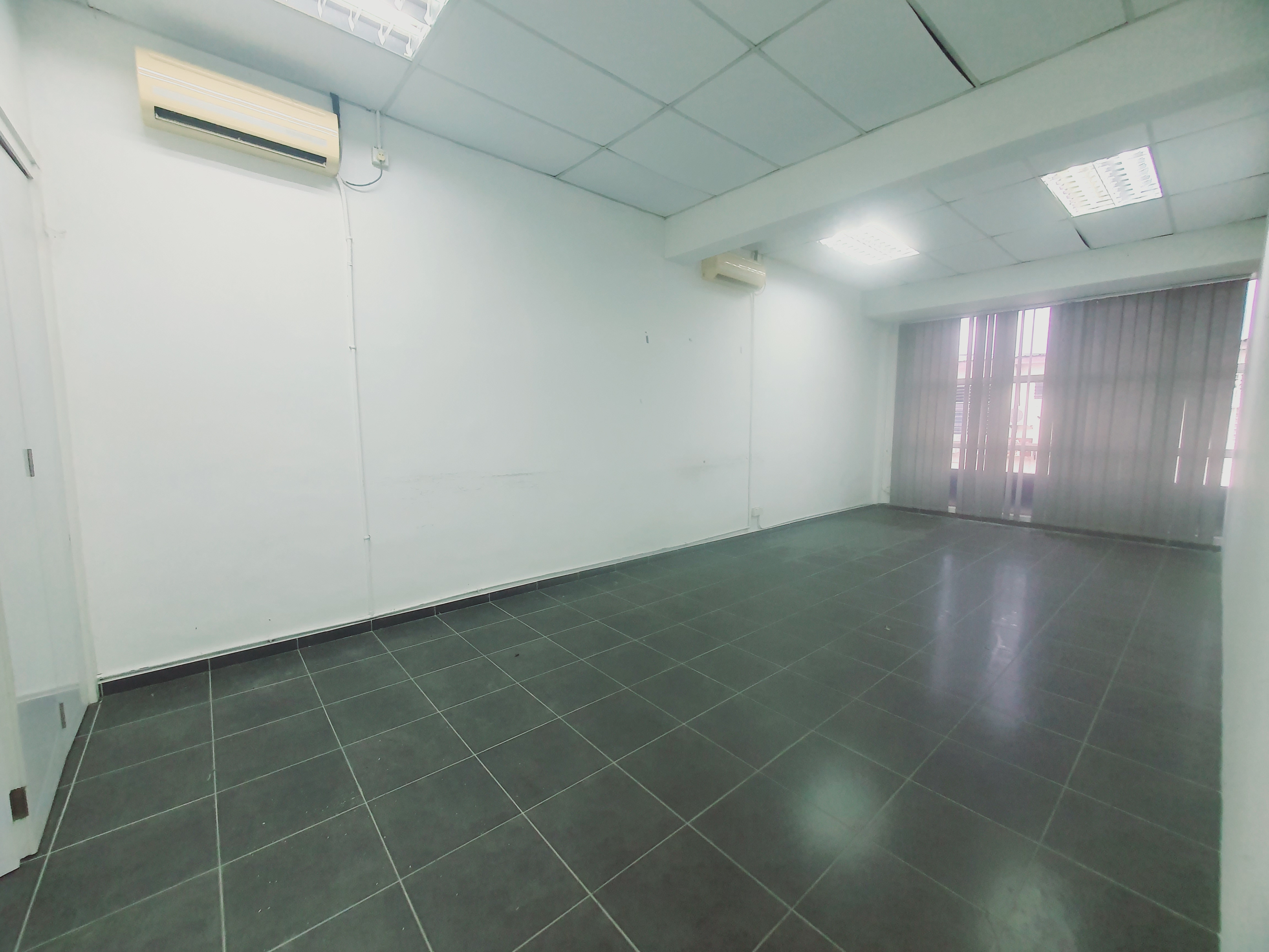 Partition Room Low Price 1st floor Shop Semabok Perdana GH Hospital image