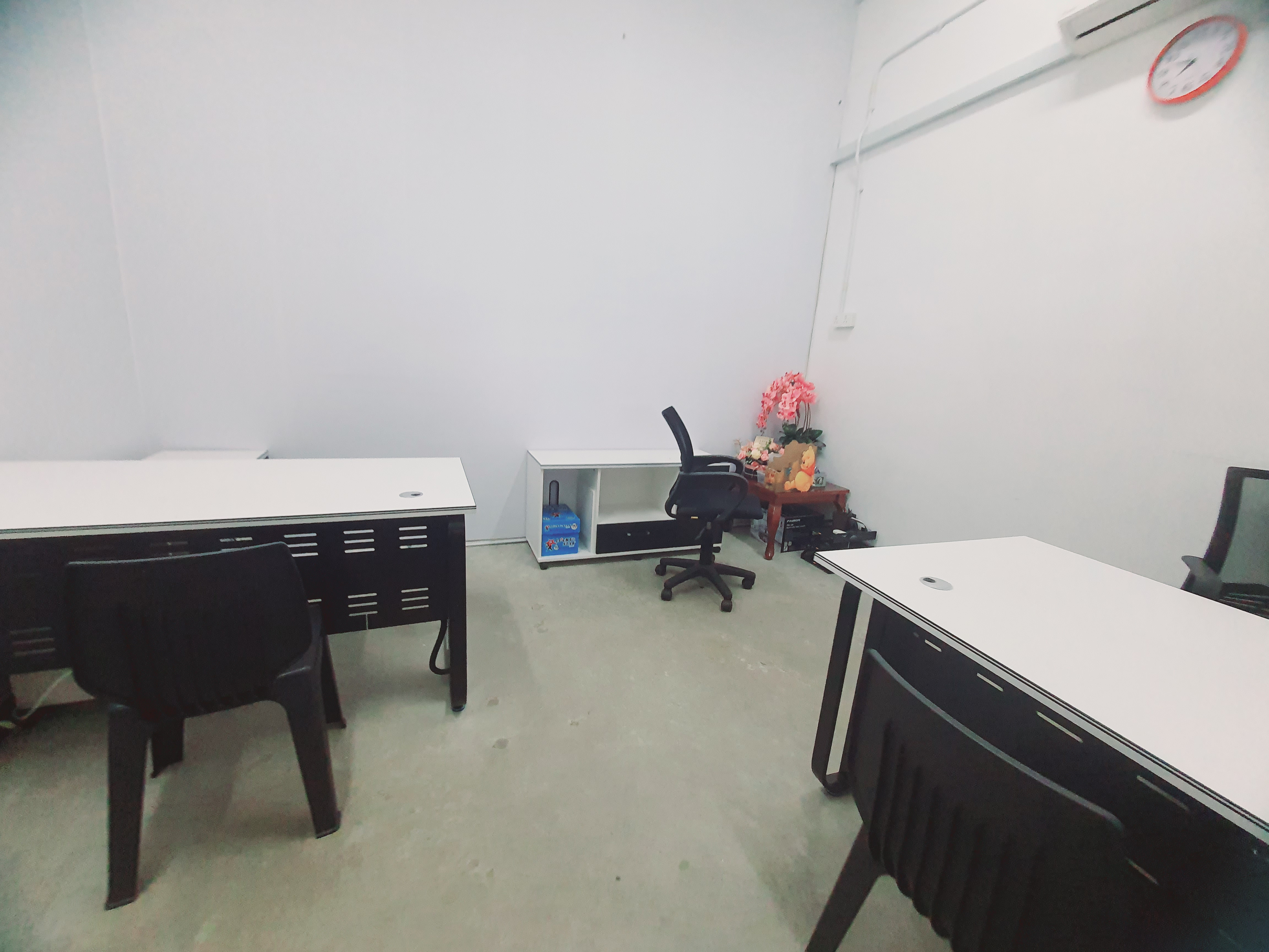 Ground Floor Face Main Road Traffic Light Gangsa Avenue Batu Berendam image