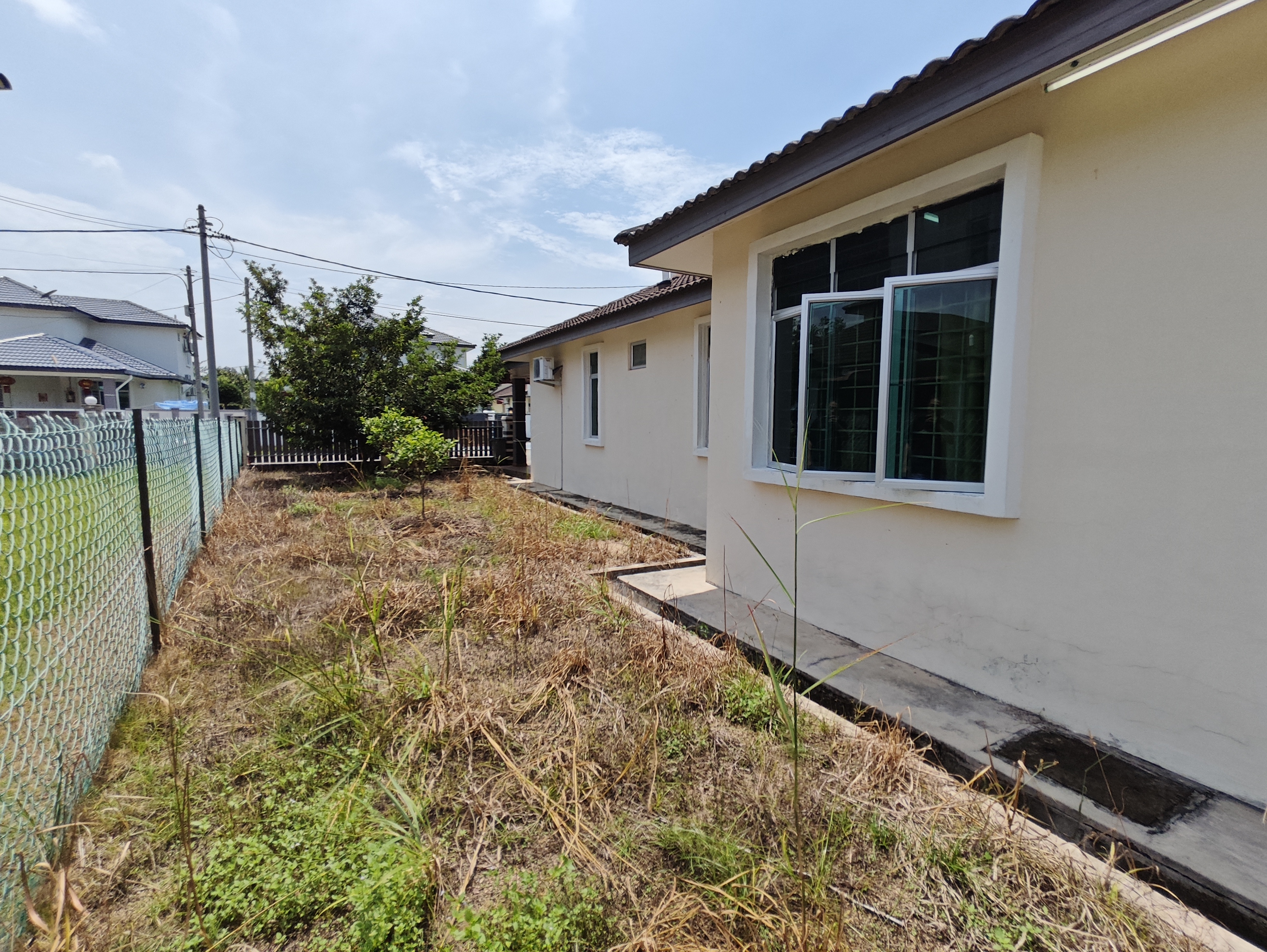 Freehold 1.5 Bungalow 5700 sq.ft Big Land Krubong Perdana Ayer Keroh image