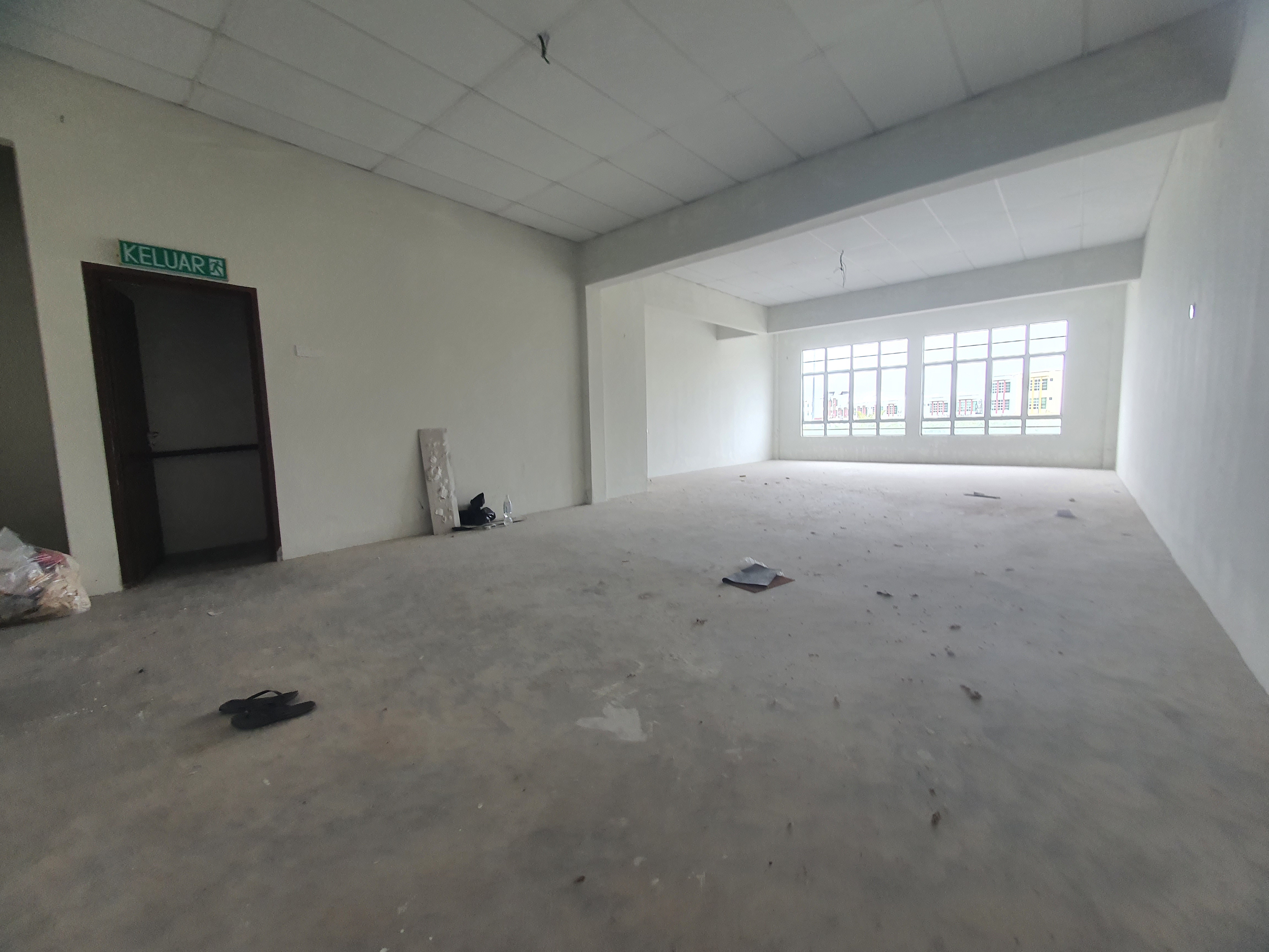 Very Low Price 1st Floor Shop Facing Small River View Jasin Bestari image