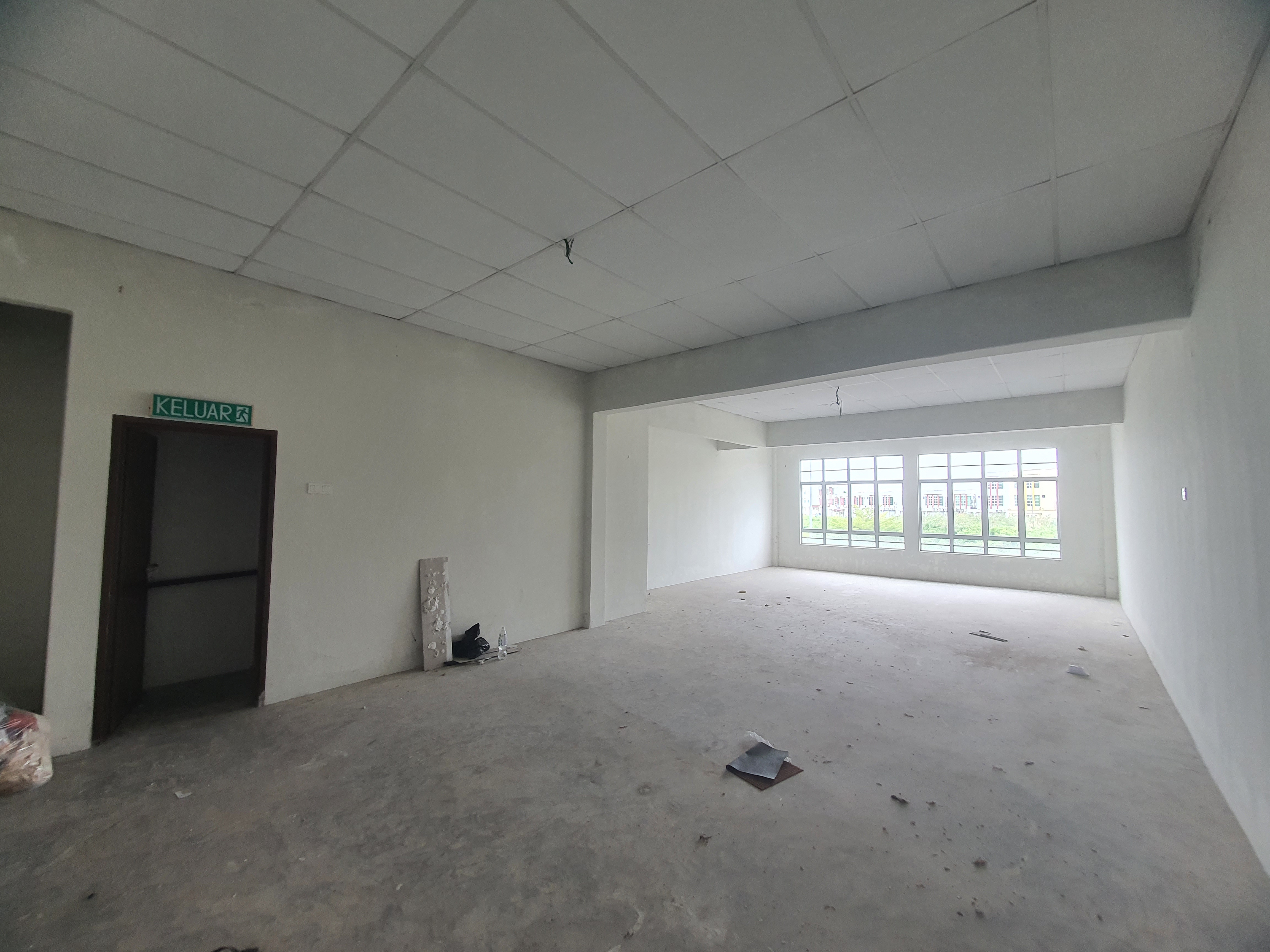 Very Low Price 1st Floor Shop Facing Small River View Jasin Bestari image