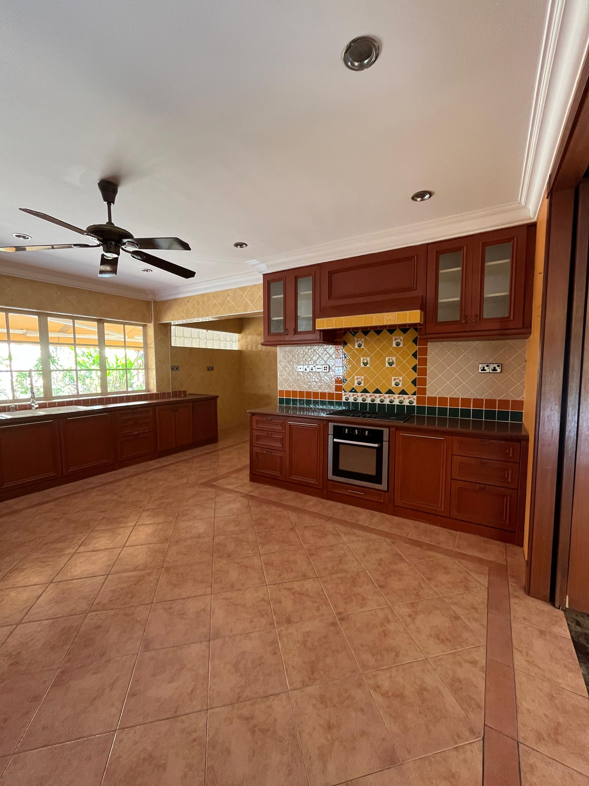 Gasing Hill Bungalow image