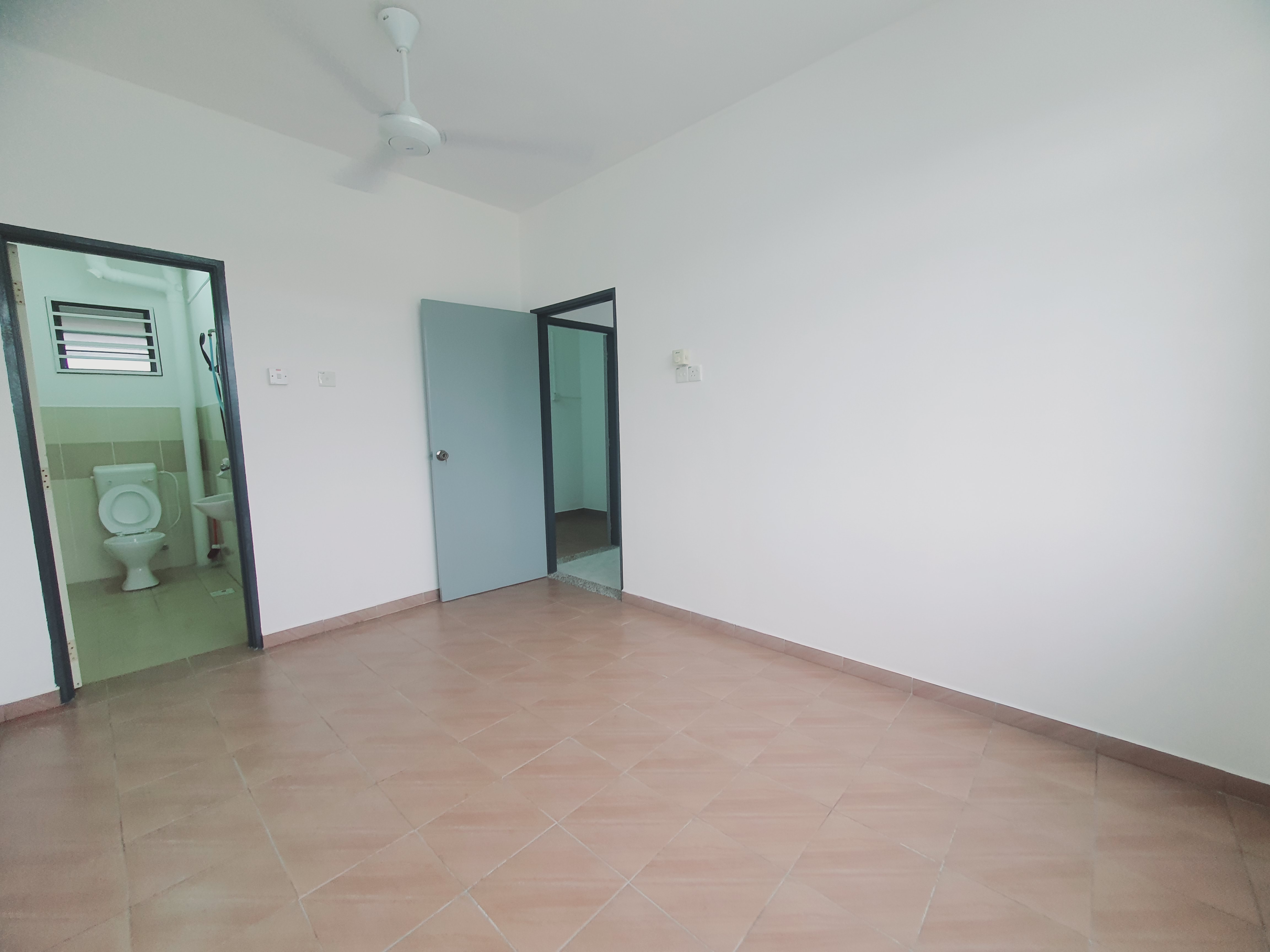 Fully Renovated Lift Kitchen Table Top Sutera Wangi Batu Berendam image