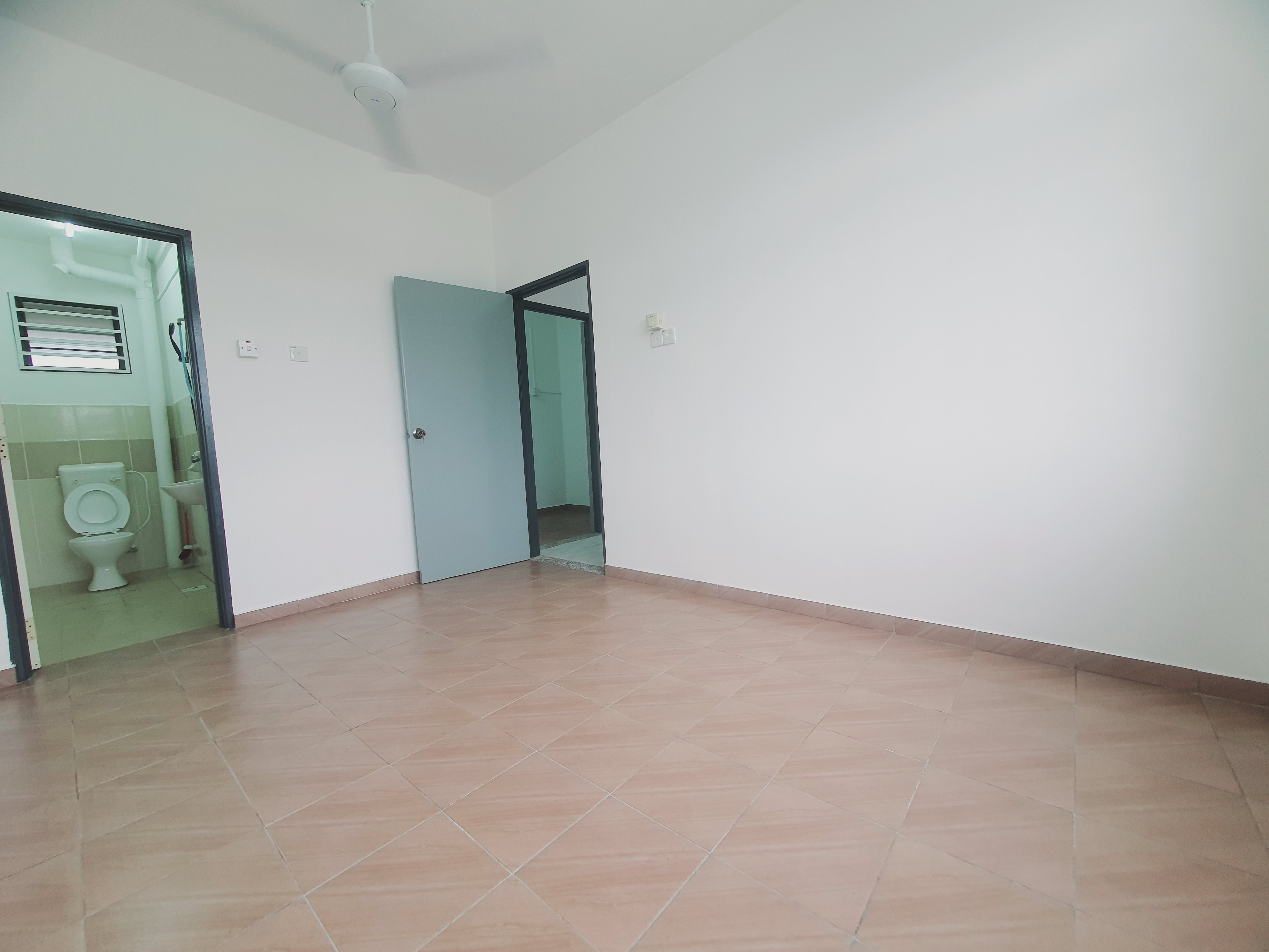 Fully Renovated Lift Kitchen Table Top Sutera Wangi Batu Berendam image