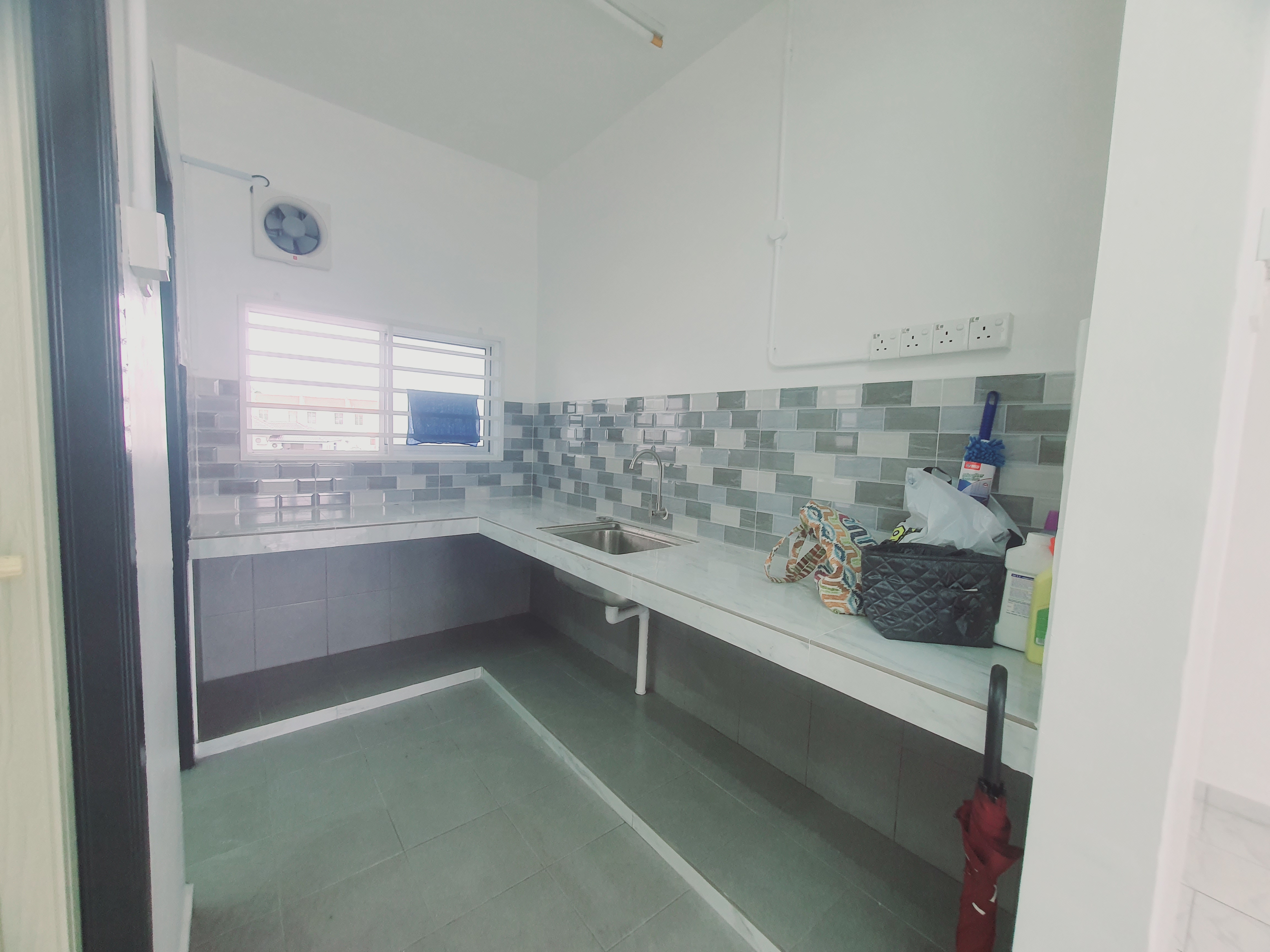 Fully Renovated Lift Kitchen Table Top Sutera Wangi Batu Berendam image