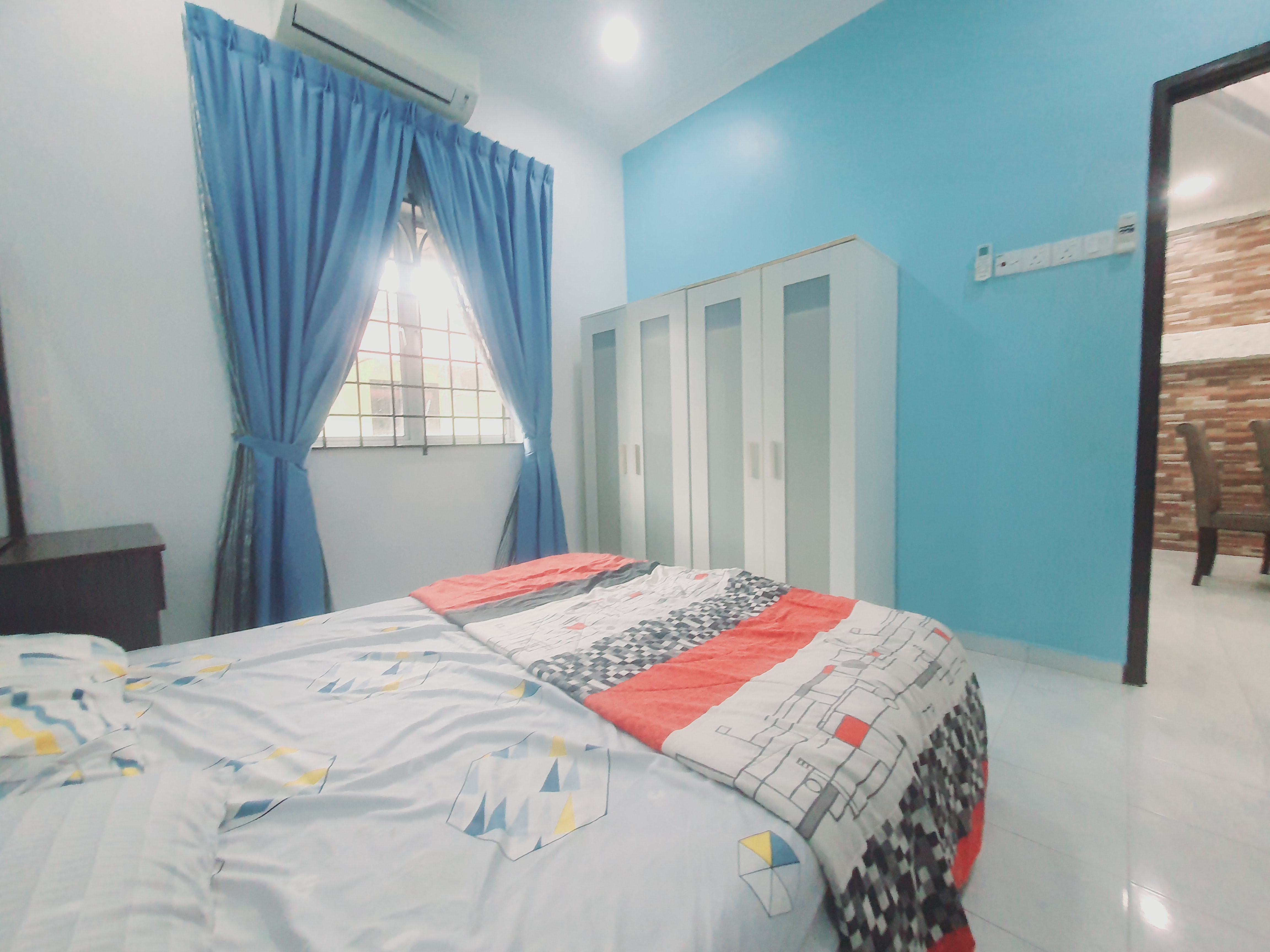 Fully Renovated 5 Room Teres Furnish Seri Telok Emas Bukit Katil image
