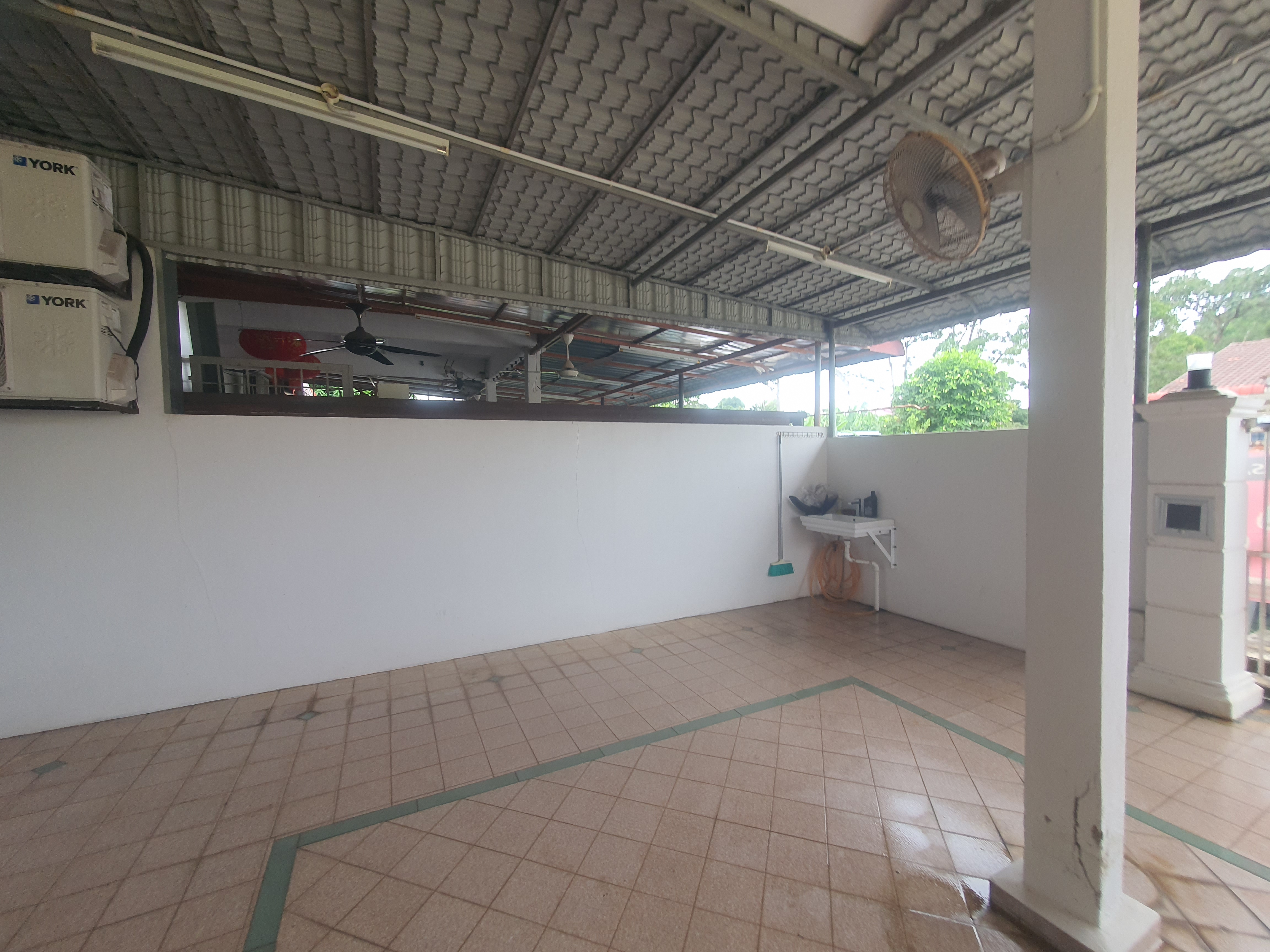Fully Renovated 5 Room Teres Furnish Seri Telok Emas Bukit Katil image