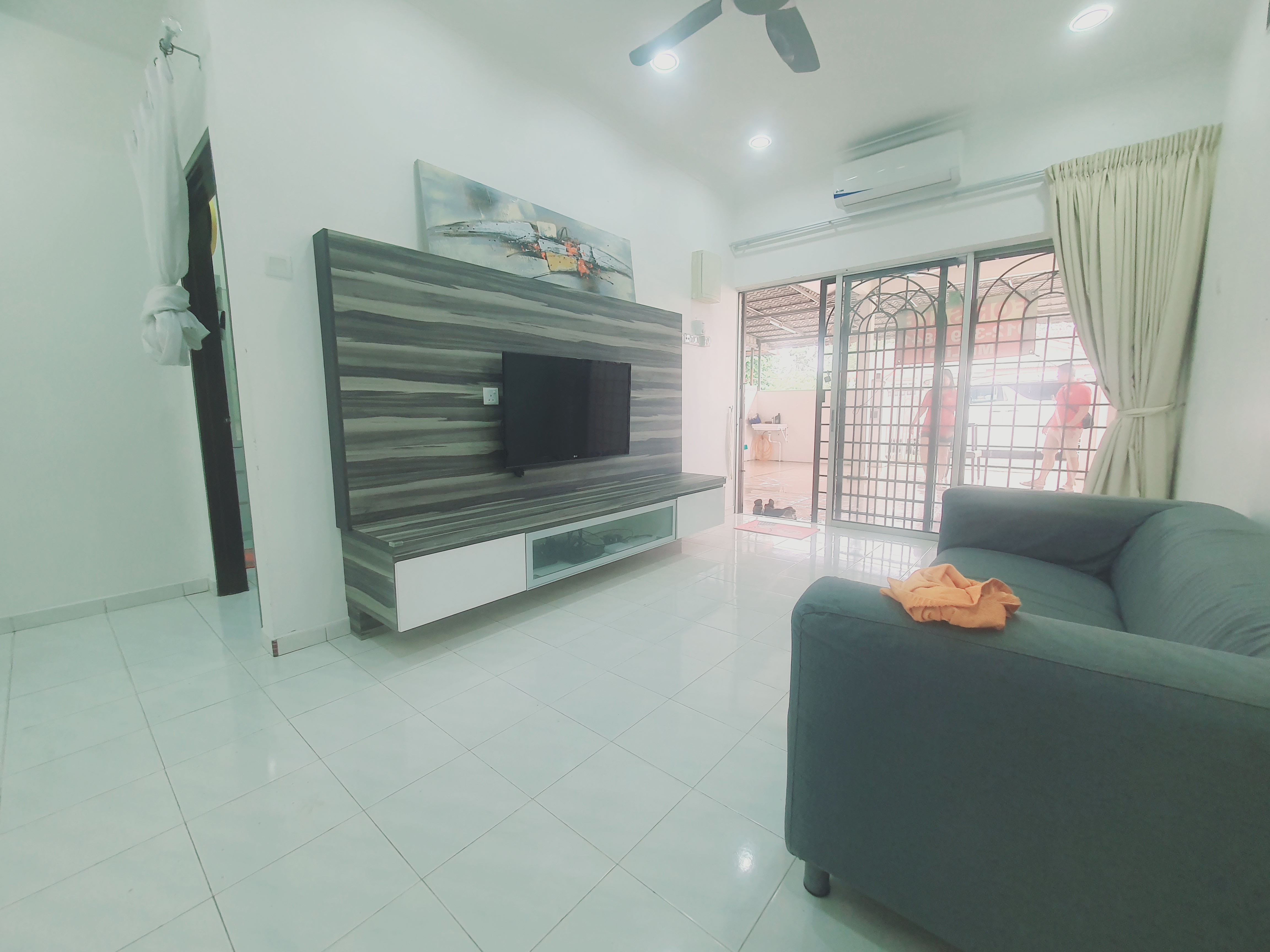 Fully Renovated 5 Room Teres Furnish Seri Telok Emas Bukit Katil image
