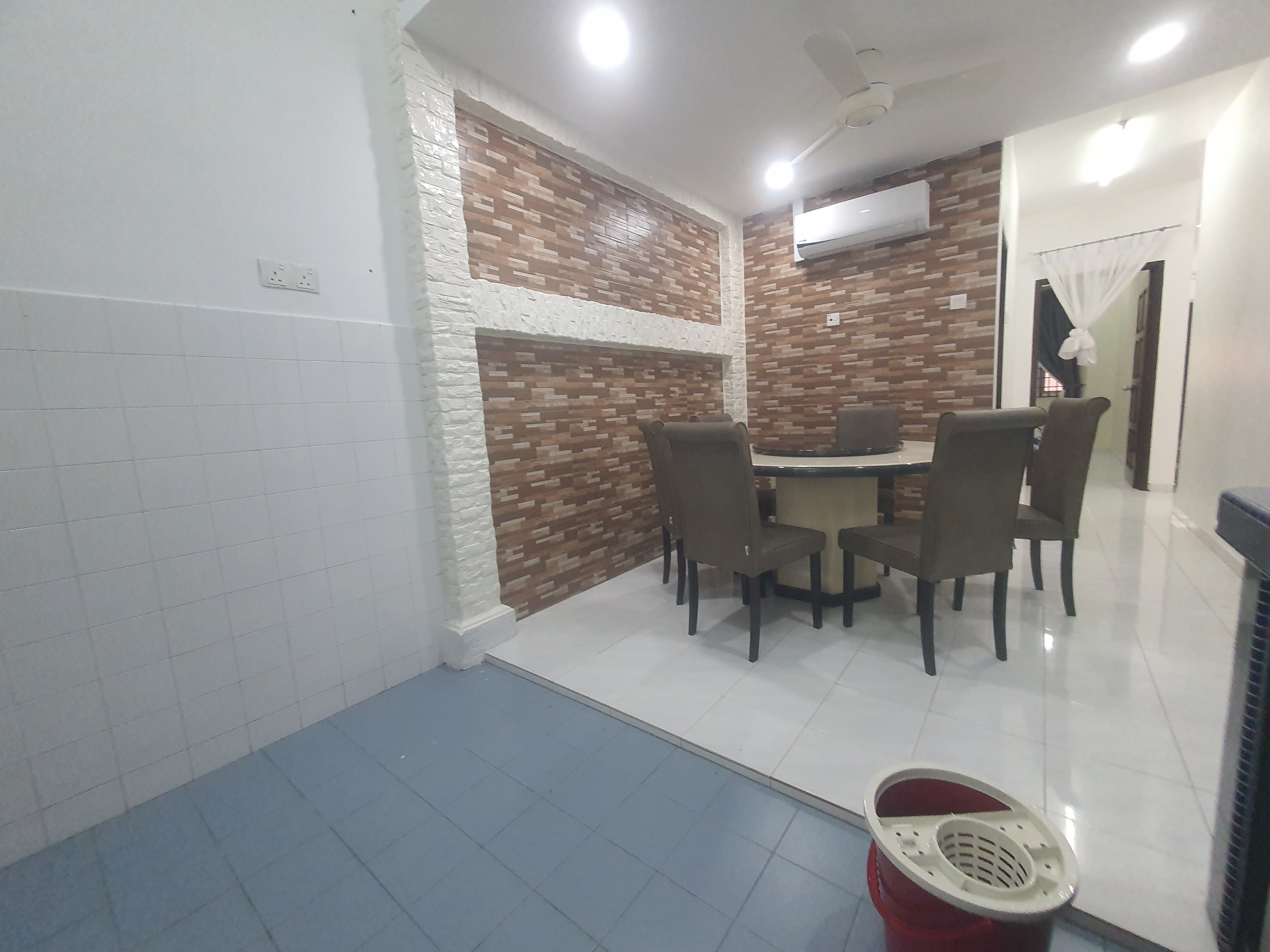 Fully Renovated 5 Room Teres Furnish Seri Telok Emas Bukit Katil image