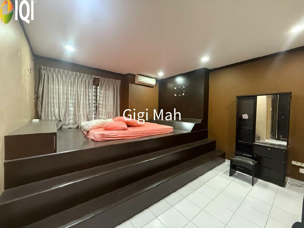 Taman Suria image