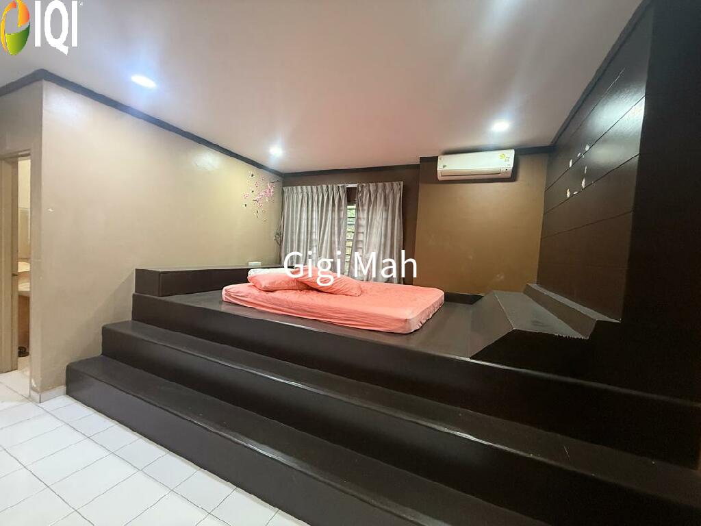Taman Suria image