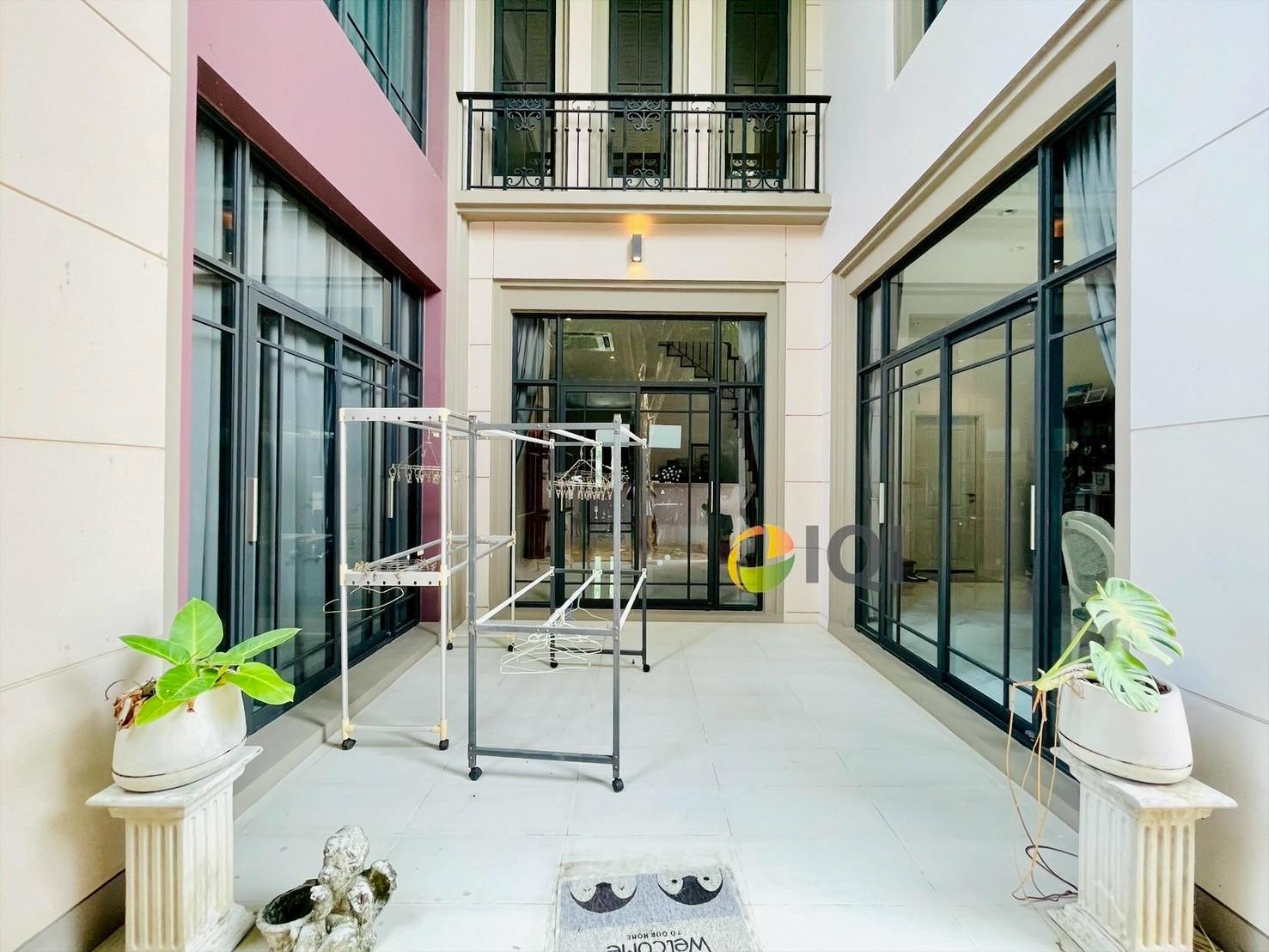 Single house for sale, Chewawan Pinklao-Sathorn, 2-storey luxury house on Phutthamonthon Sai 1 Road image