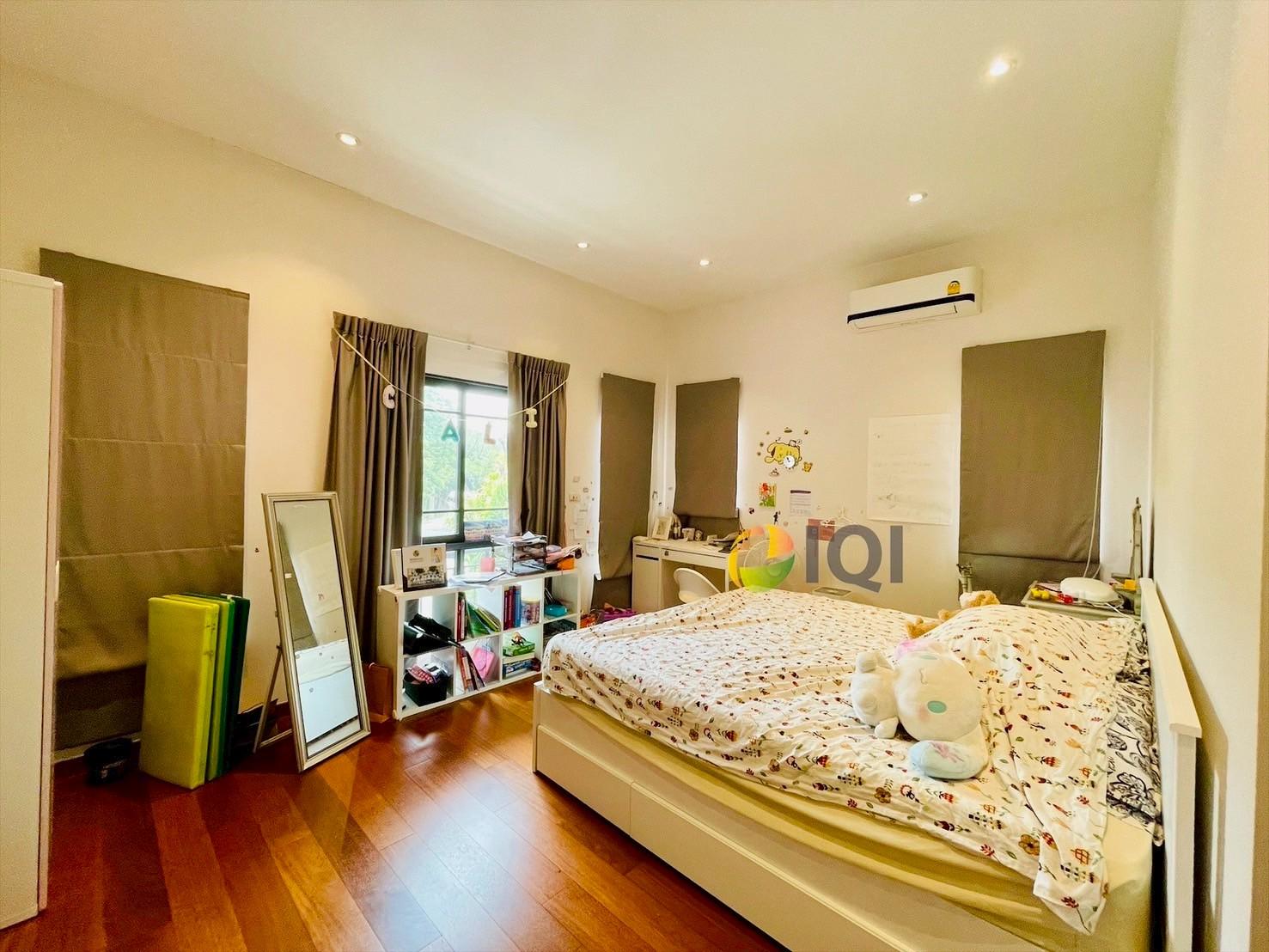 Single house for sale, Chewawan Pinklao-Sathorn, 2-storey luxury house on Phutthamonthon Sai 1 Road image