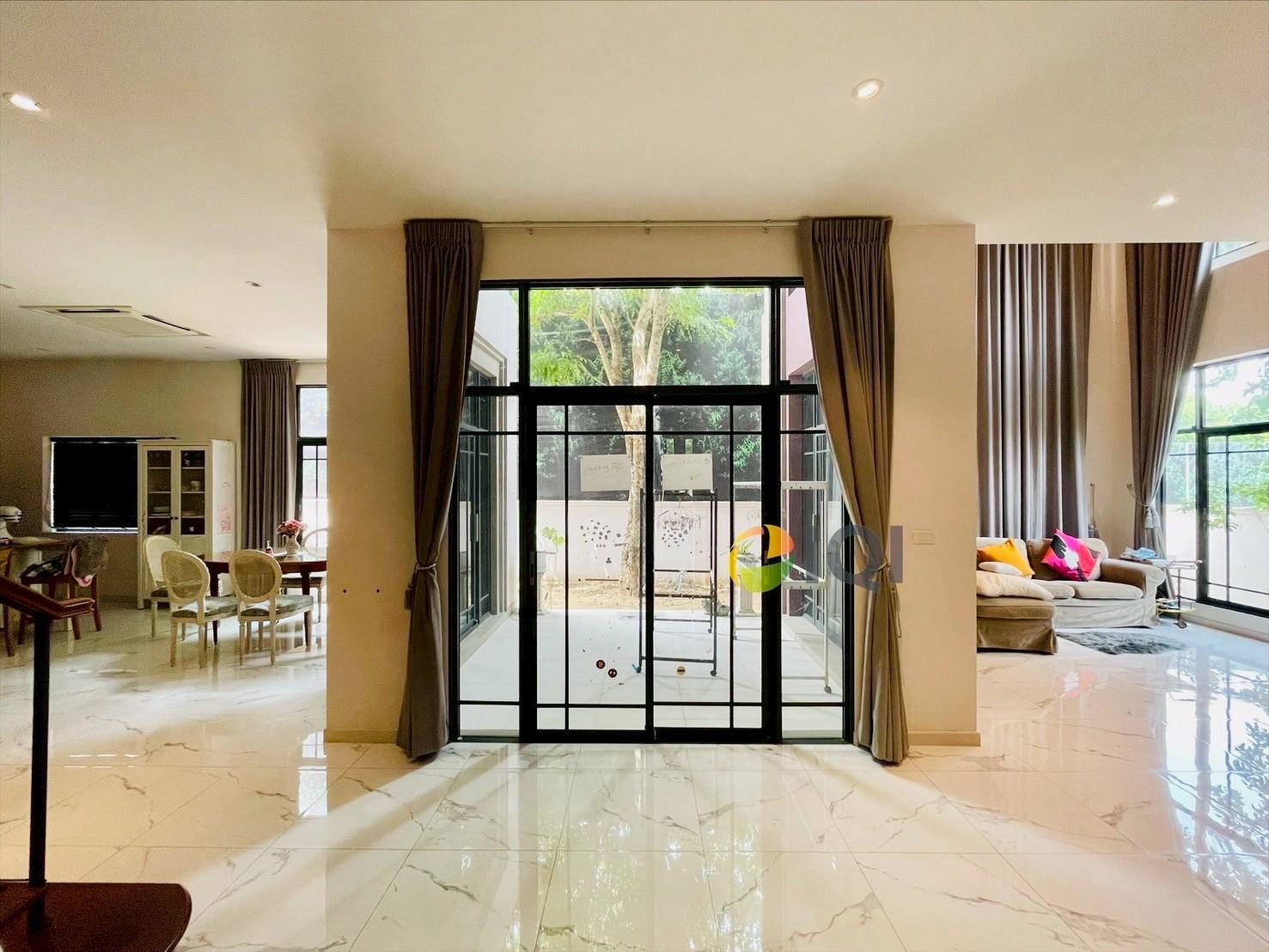 Single house for sale, Chewawan Pinklao-Sathorn, 2-storey luxury house on Phutthamonthon Sai 1 Road image