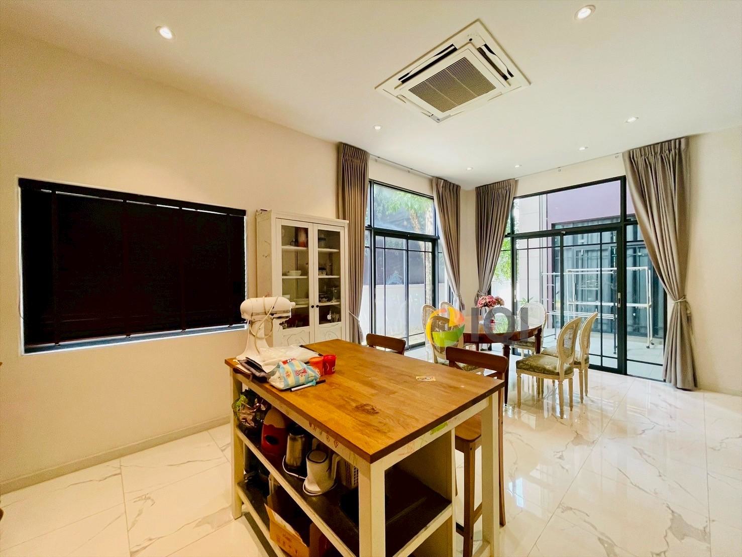 Single house for sale, Chewawan Pinklao-Sathorn, 2-storey luxury house on Phutthamonthon Sai 1 Road image