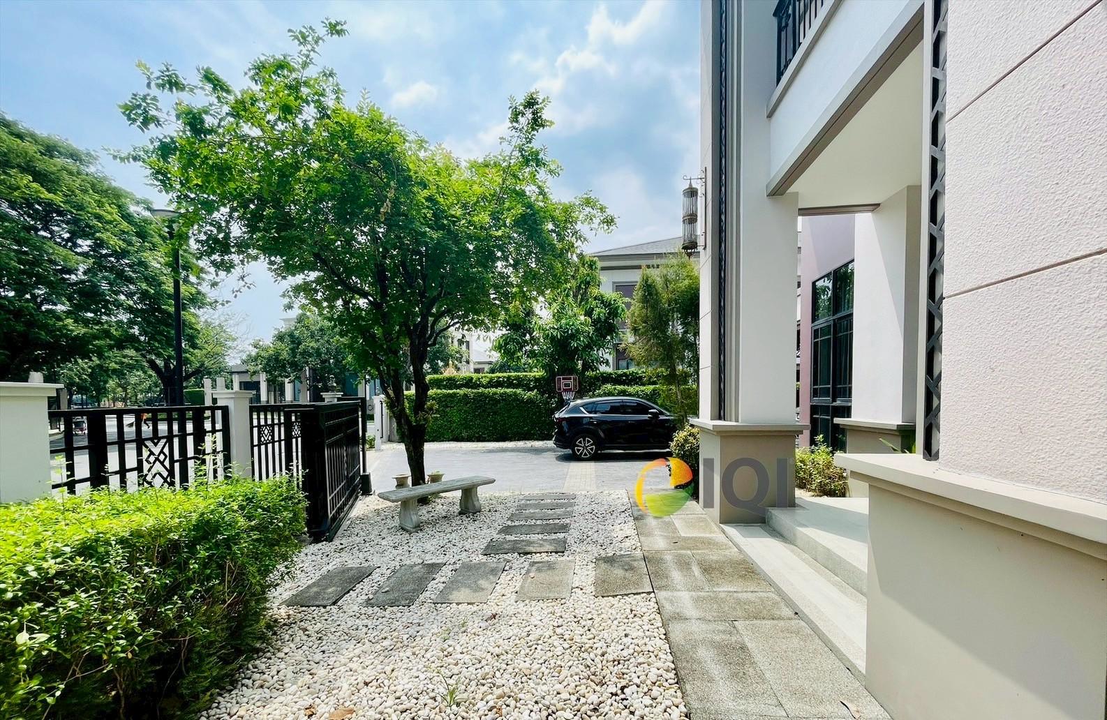 Single house for sale, Chewawan Pinklao-Sathorn, 2-storey luxury house on Phutthamonthon Sai 1 Road image